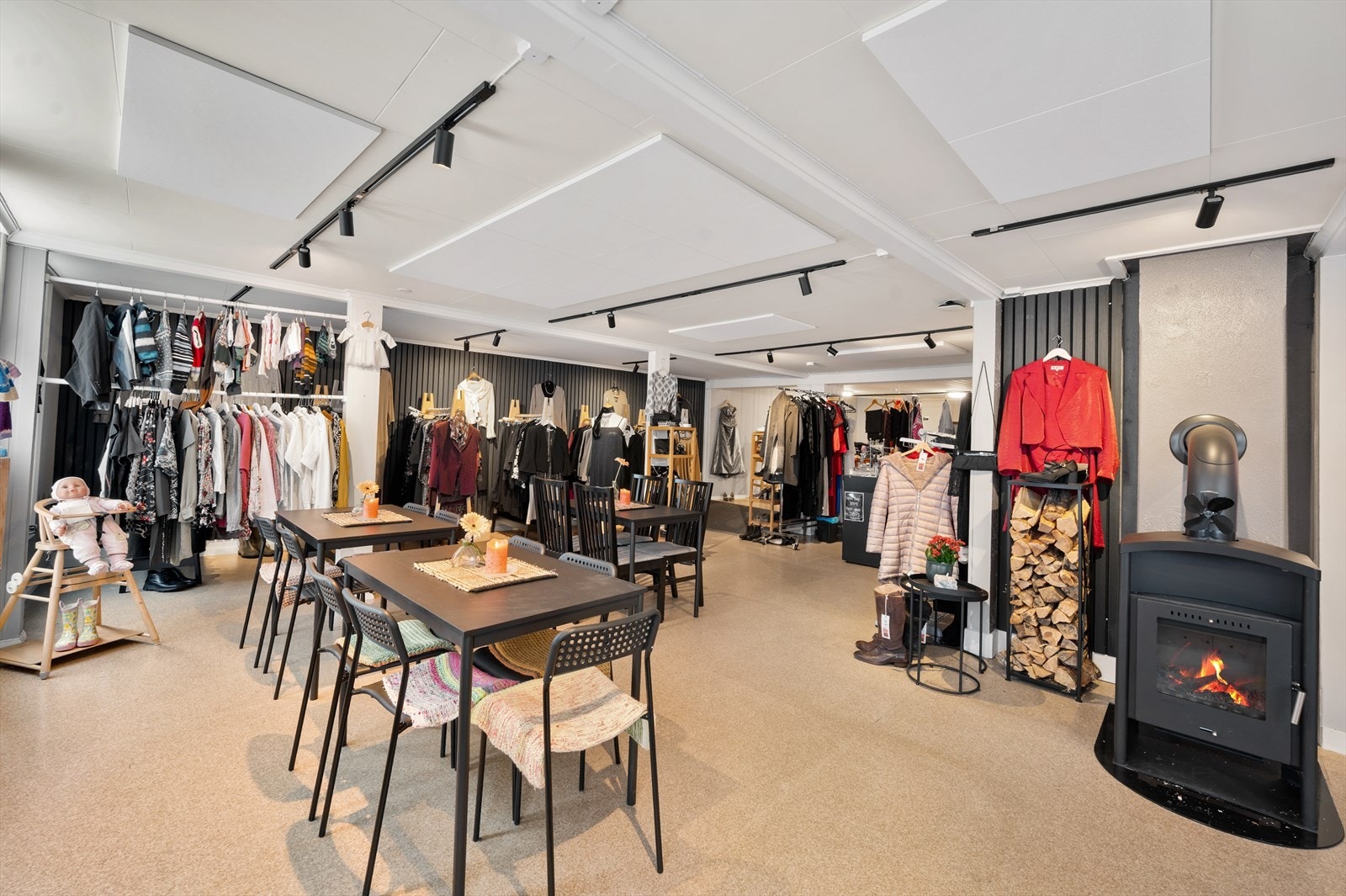 Nyoppusset og hyggelig næringslokale i 1. etasje Galleribilde