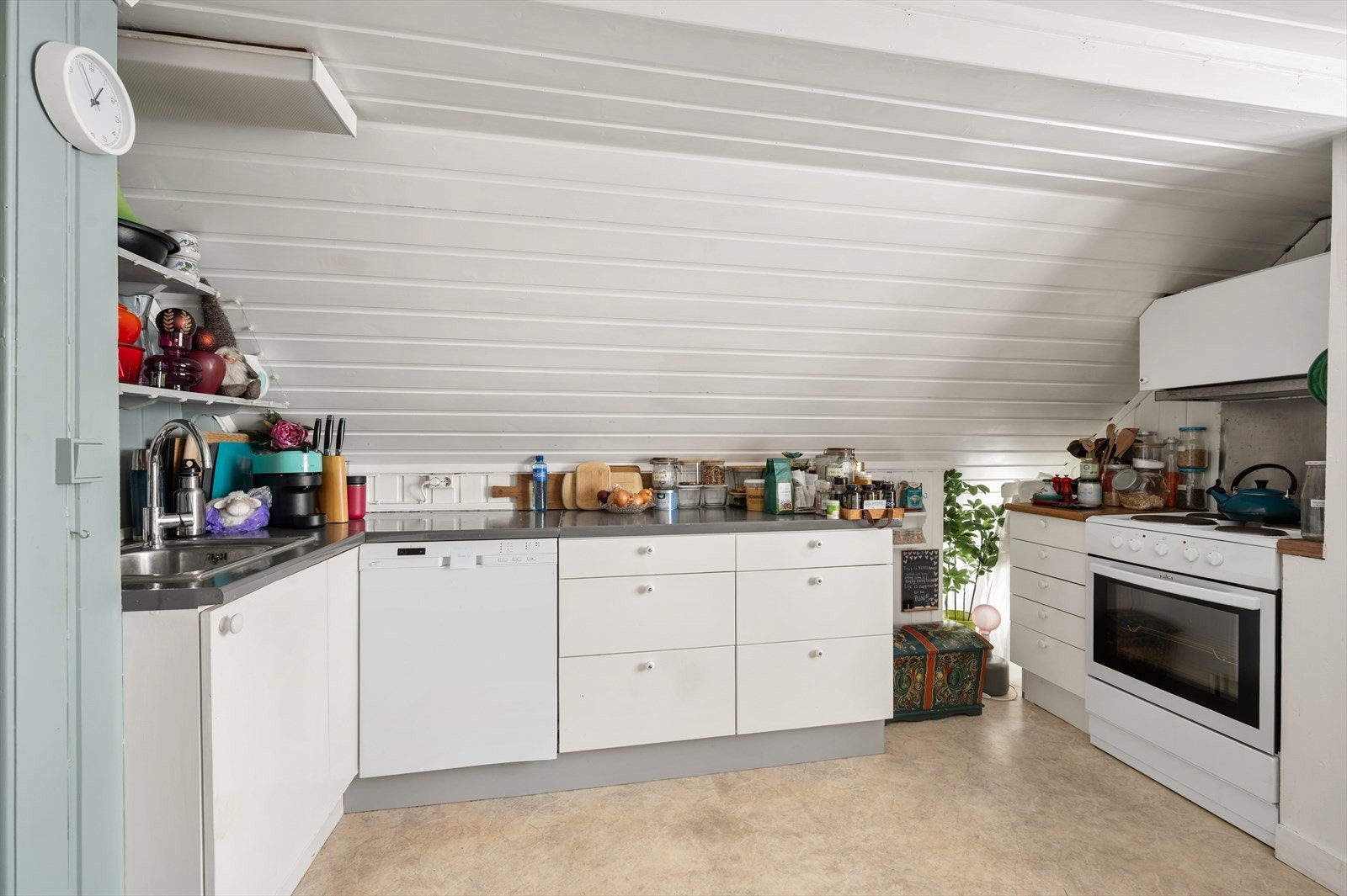 Leilighet 3: Stue/kjøkken i åpen løsning Galleribilde