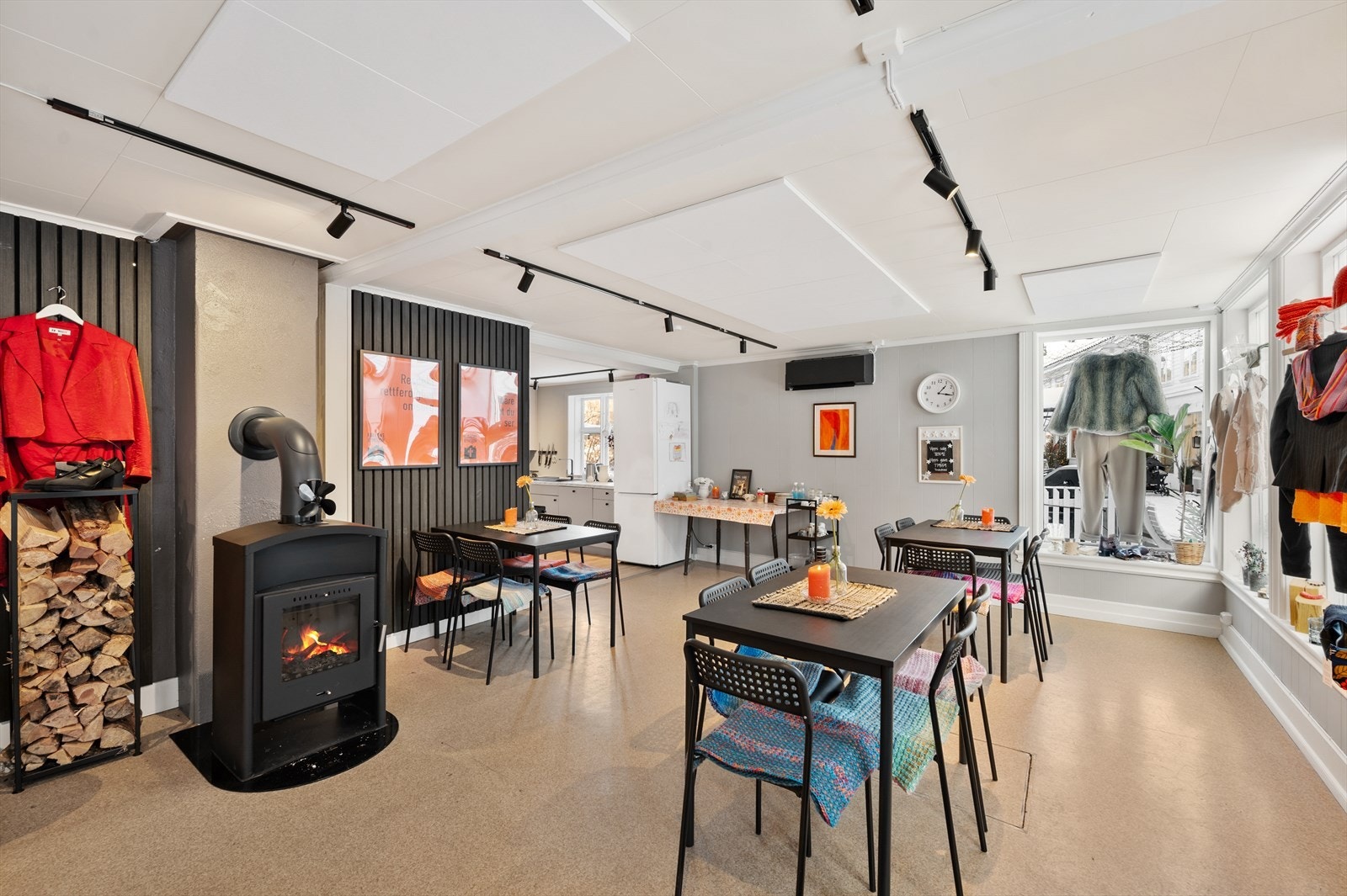 Nyoppusset og hyggelig næringslokale i 1. etasje Galleribilde