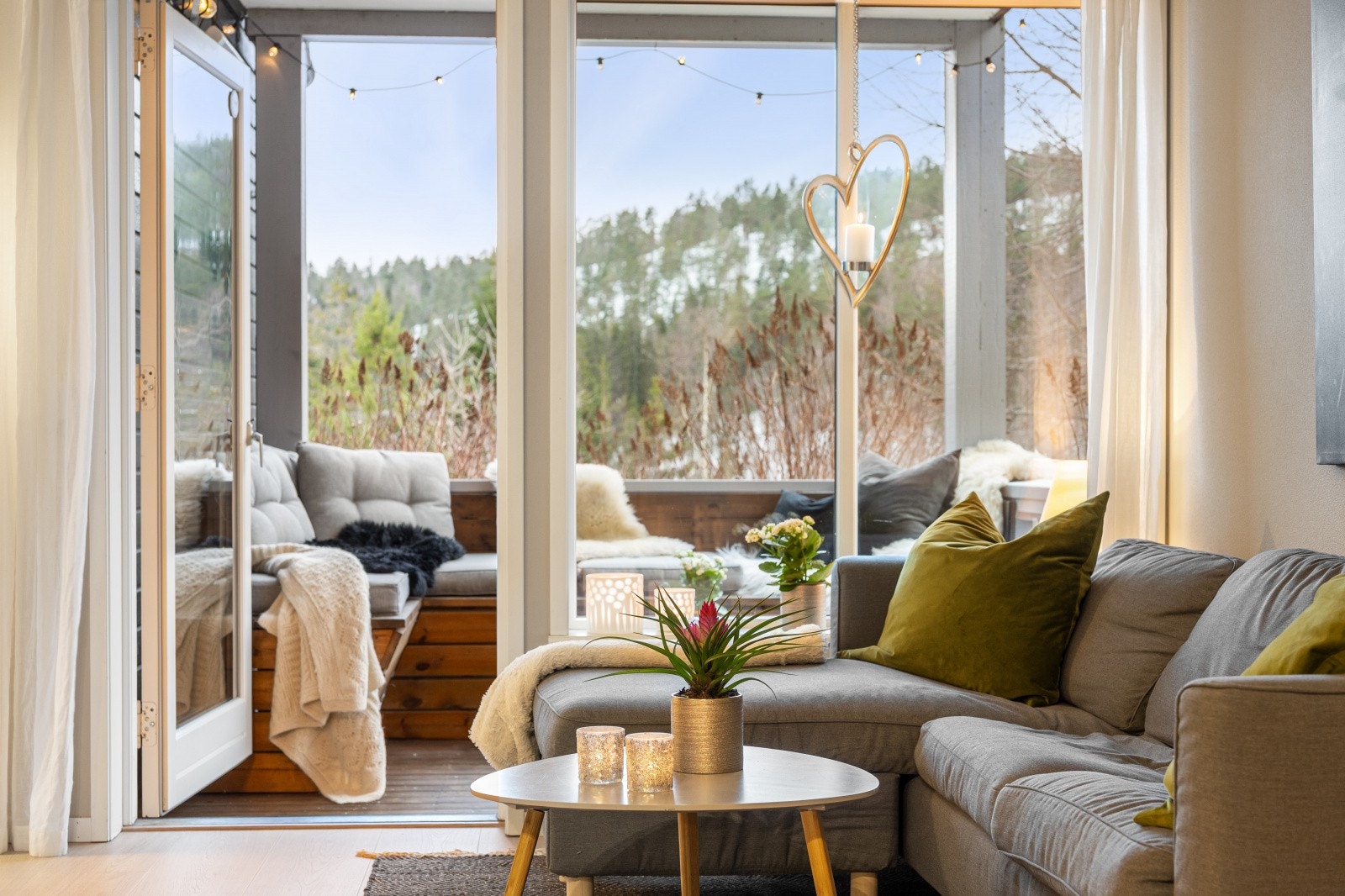 En lys og tiltalende 4-roms endeleilighet fra 2011 for deg under 35 år. Galleribilde