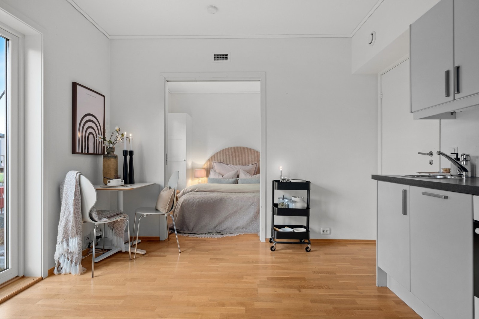 Stue/kjøkken. Galleribilde