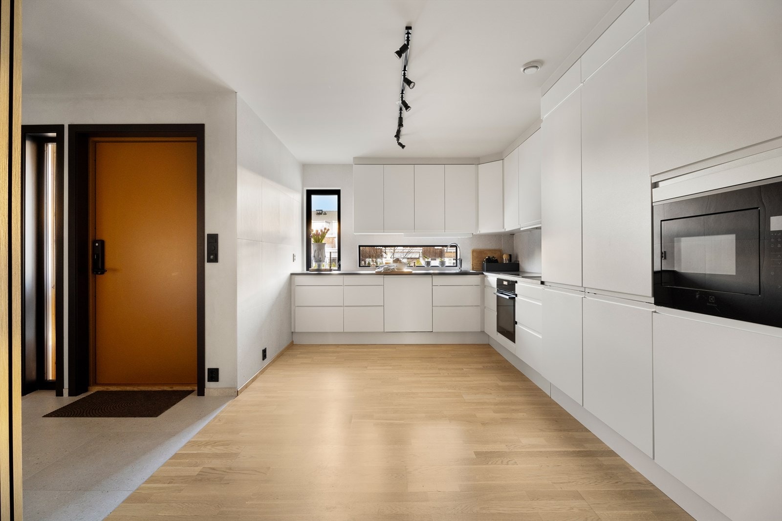 Kjøkkenet har balansert ventilasjon som sikrer god luftsirkulasjon. Galleribilde