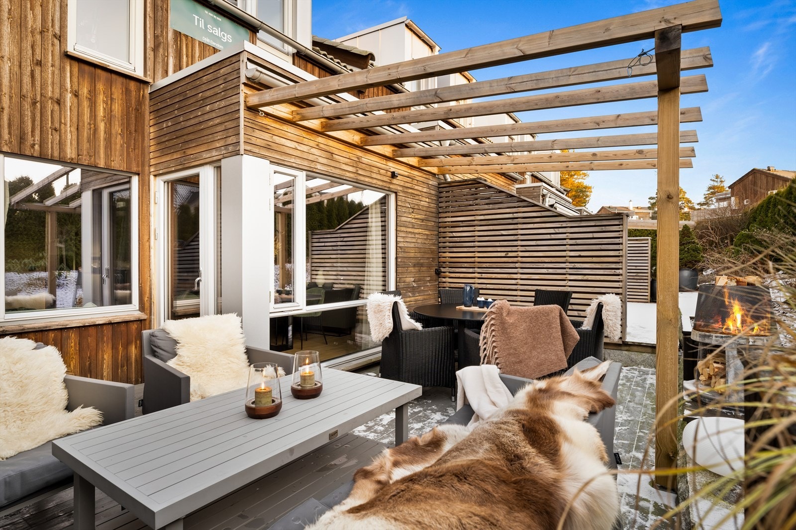 Terrassen har sørvestvendt beliggenhet, ideell for solrike dager. Galleribilde