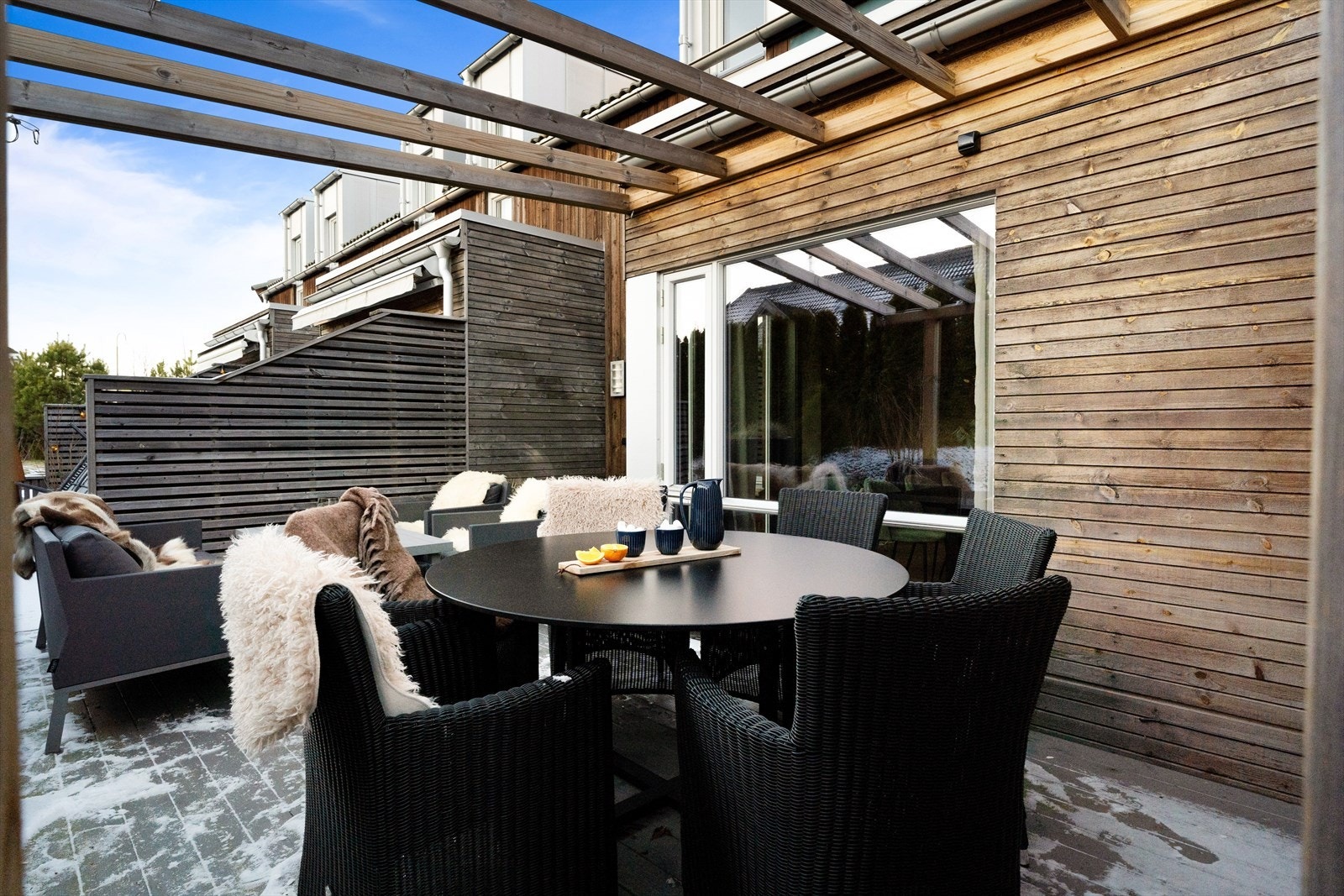 Sjarmerende uteområder med gode solforhold gjennom store deler av dagen. Galleribilde