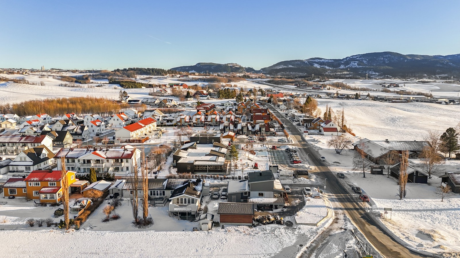 Boligen har en optimal beliggenhet på Leinstrand. Galleribilde
