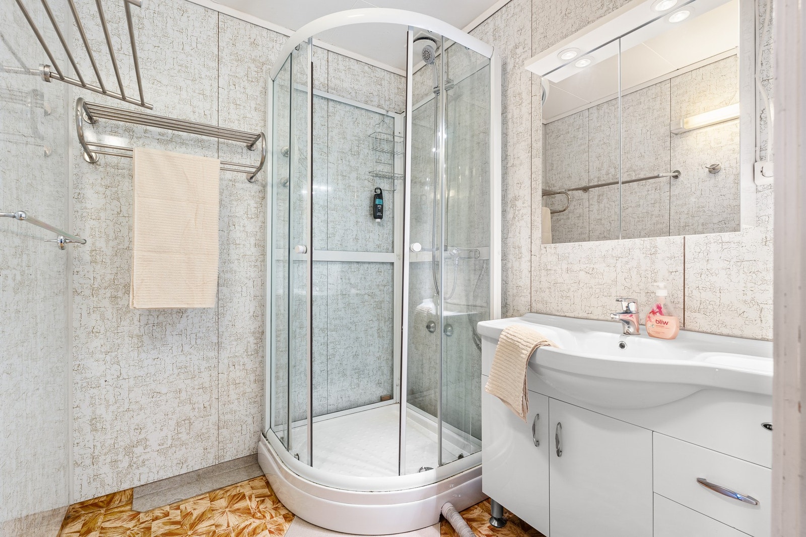 Bad 1. etasje Galleribilde