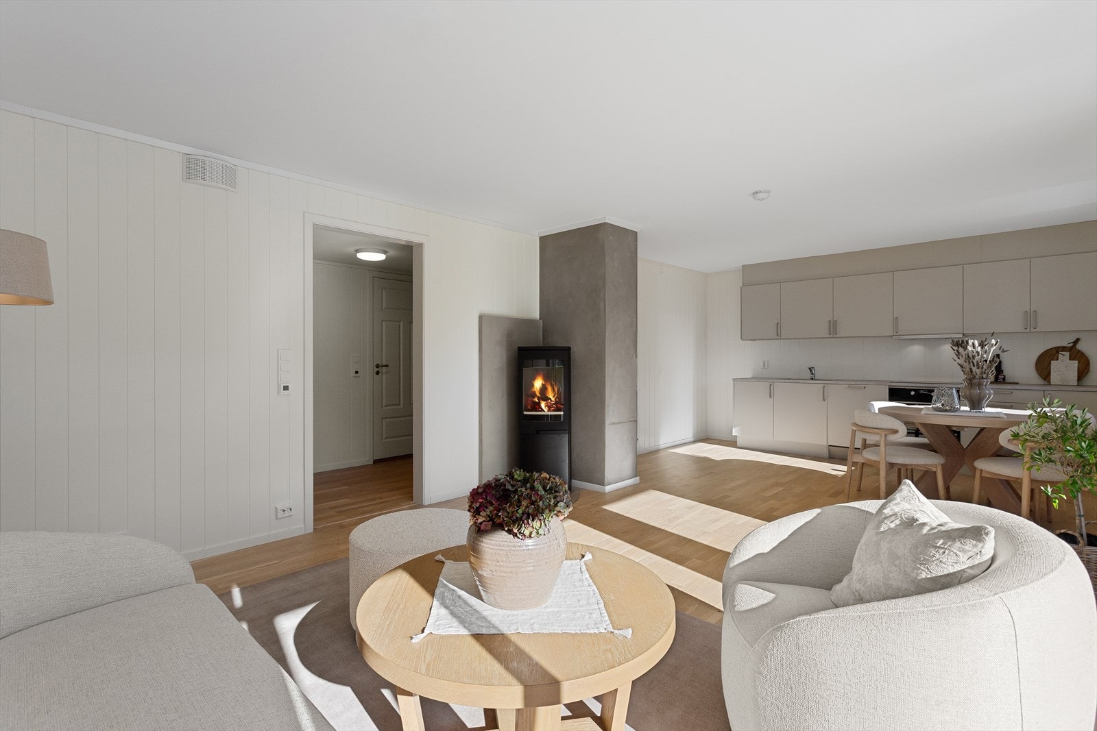 Stue. Bilde er fra den ene leiligheten i prosjektet. Galleribilde