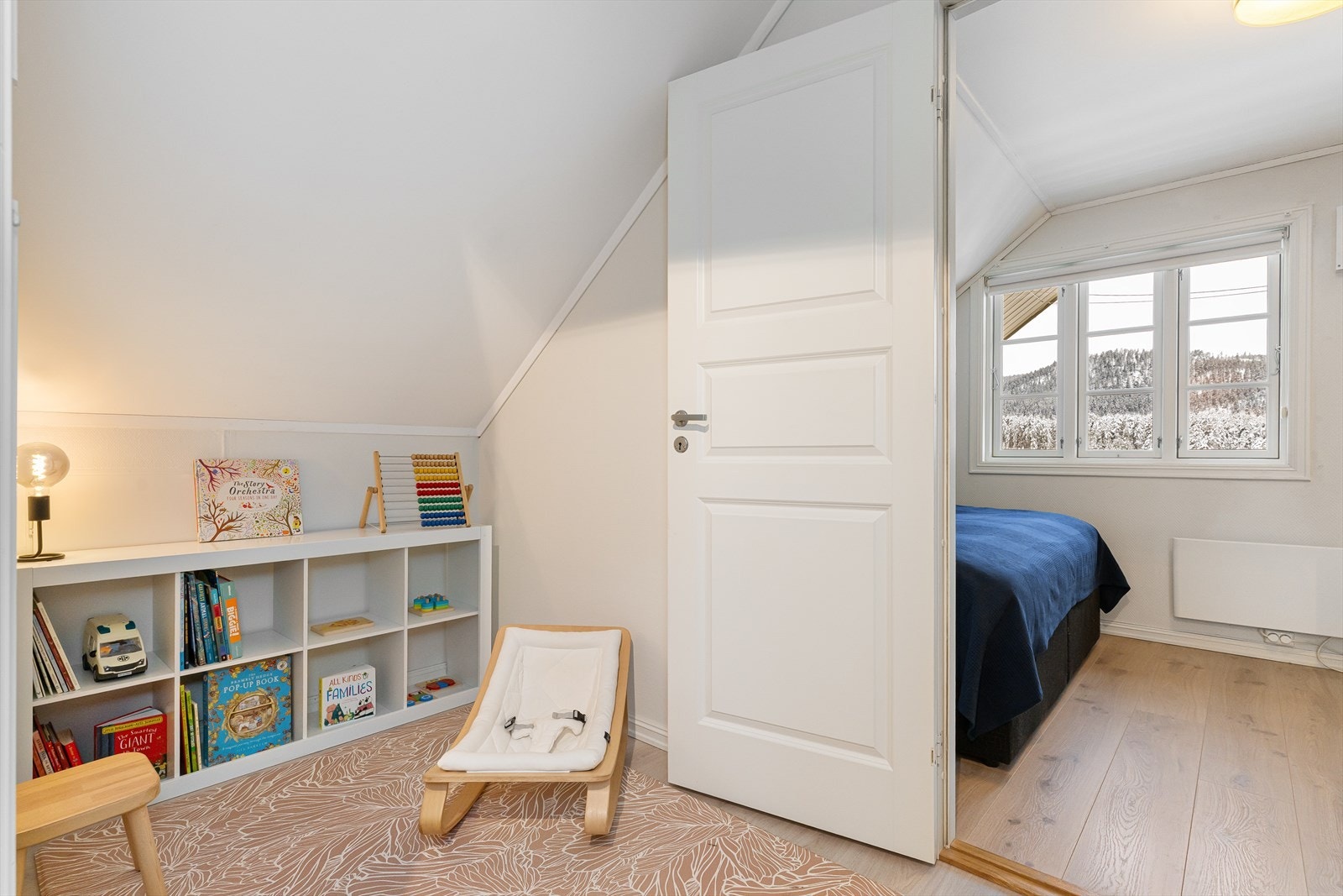 Gang med mulighet for lesekrok/kontor. Galleribilde