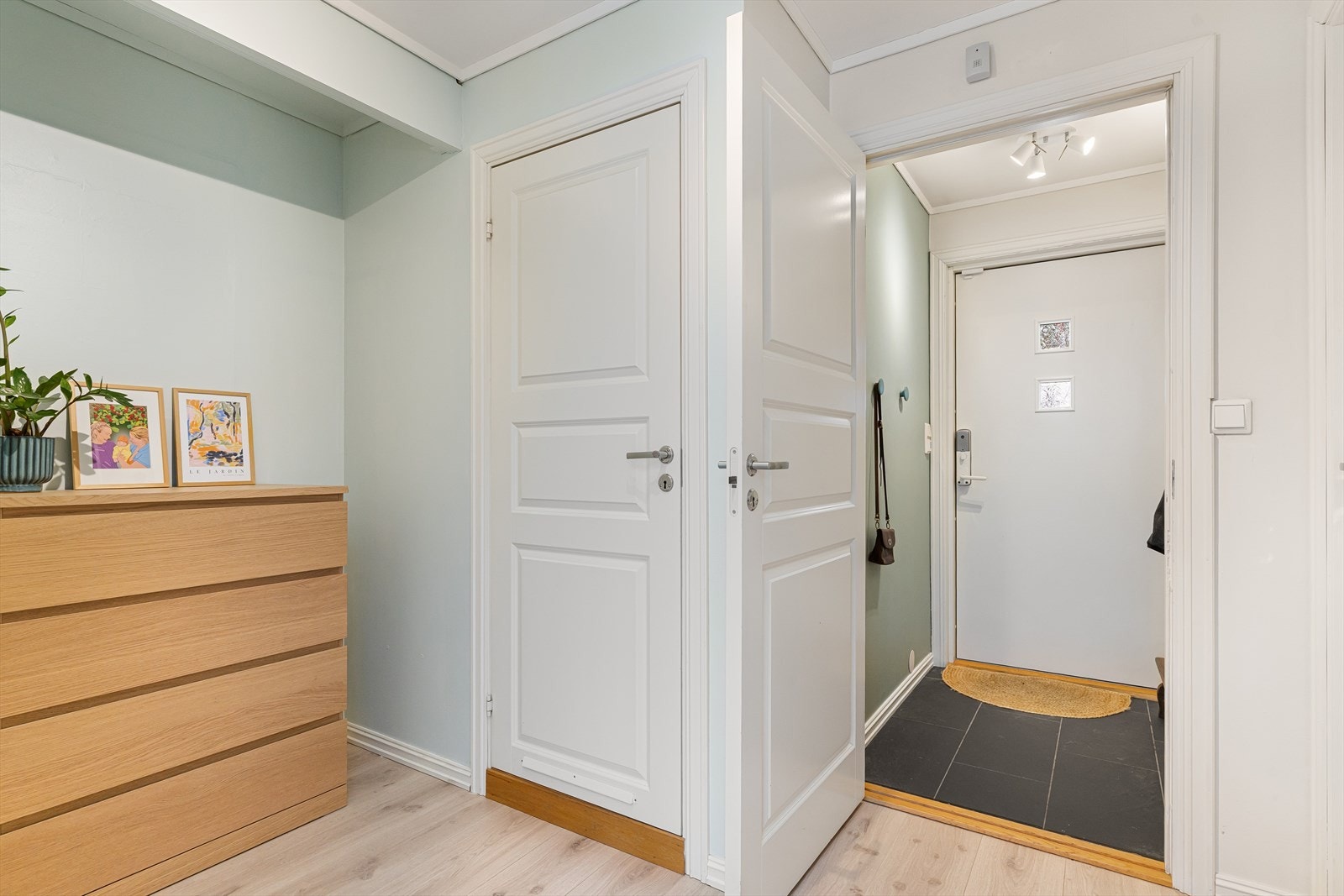 Mellomgang og vindfang. Galleribilde