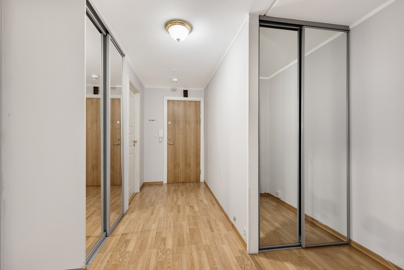 Det er installert callinganlegg slik at du enkelt kan slippe dine gjester inn. Galleribilde