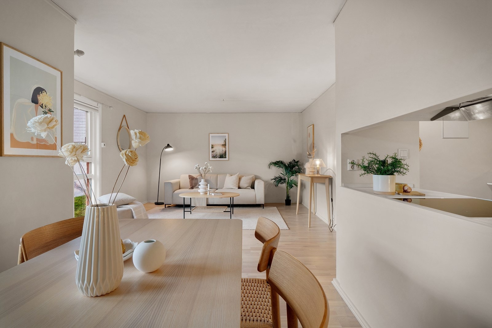 Aktiv Eiendomsmegling v/ Roger Glesnes har gleden av å presentere Nye Sandviksveien 60! (Foto: Jarle Kysnes) Galleribilde