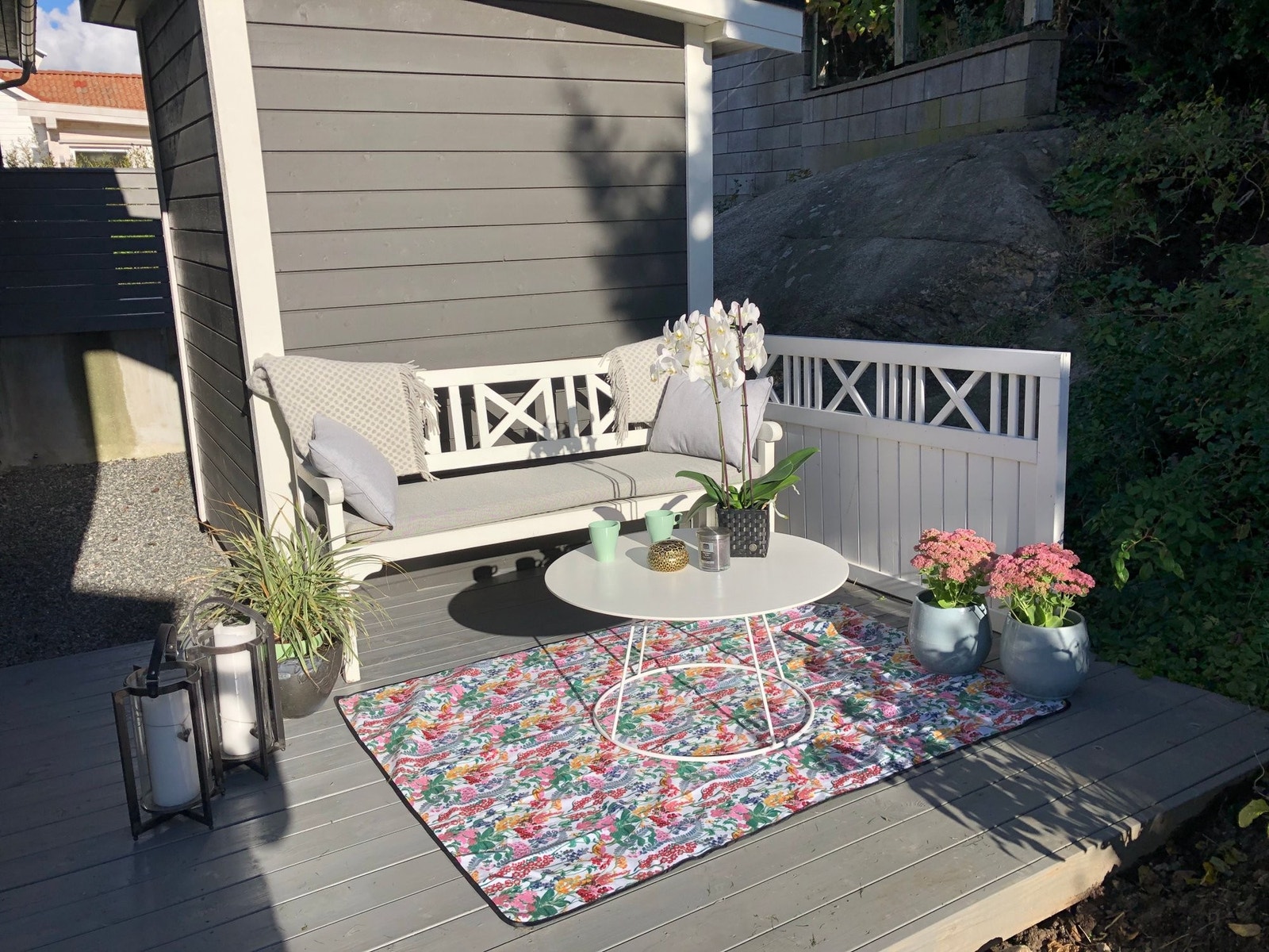 Liten terrasse krok for kjellerleilighet Galleribilde