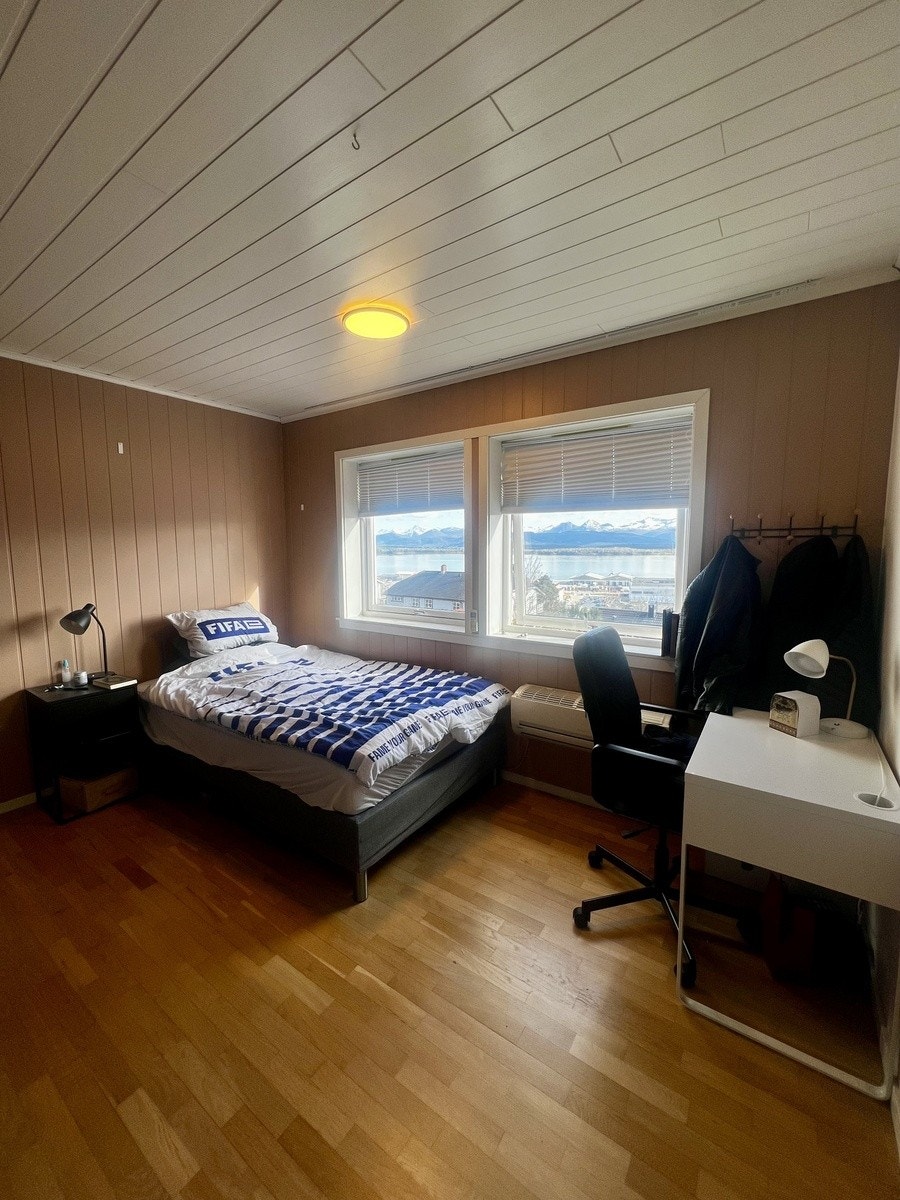 Soverom 1 ledig fra August Galleribilde