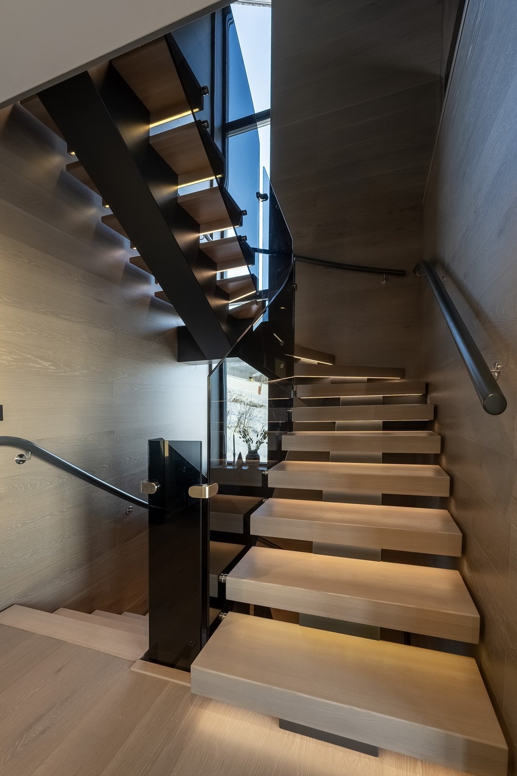 Trapp opp til 2. etasje Galleribilde