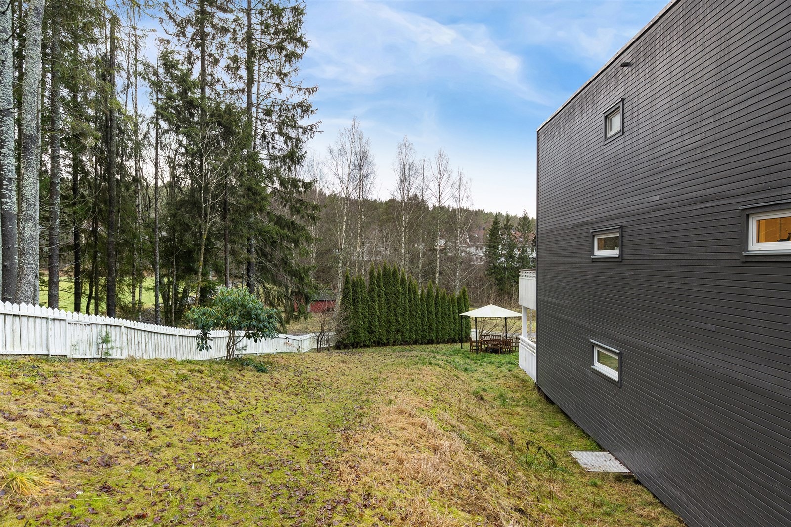 Hage1.jpg Galleribilde