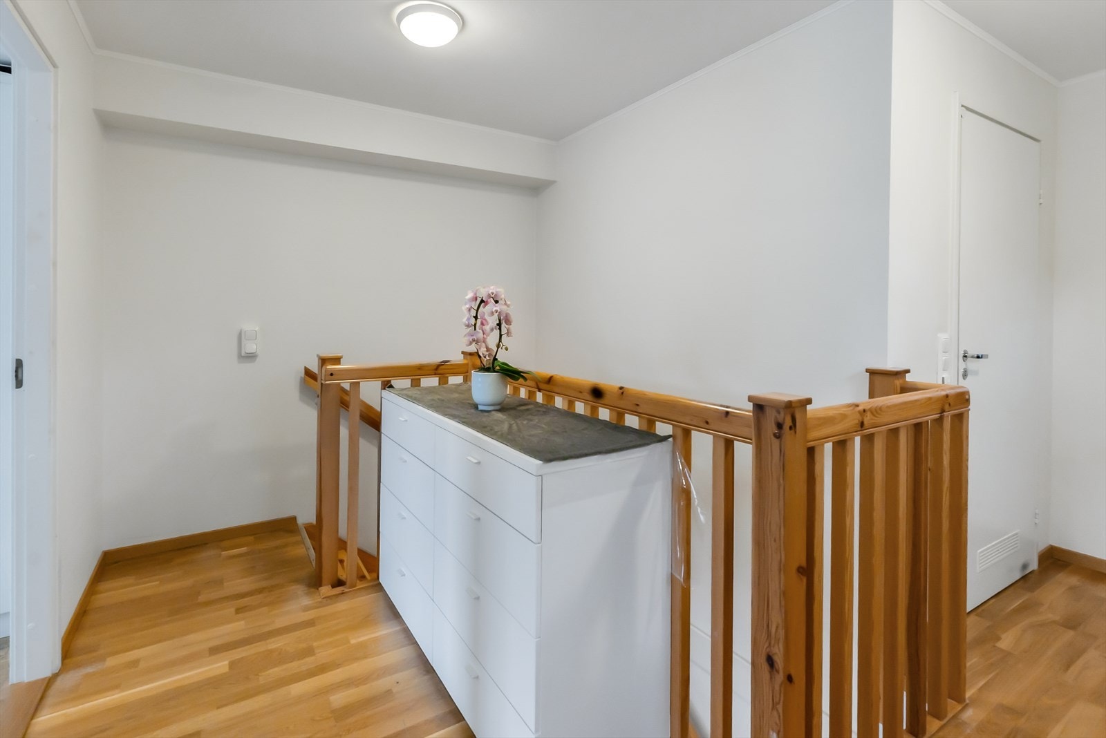 Mulighet for oppbevaring i gang Galleribilde