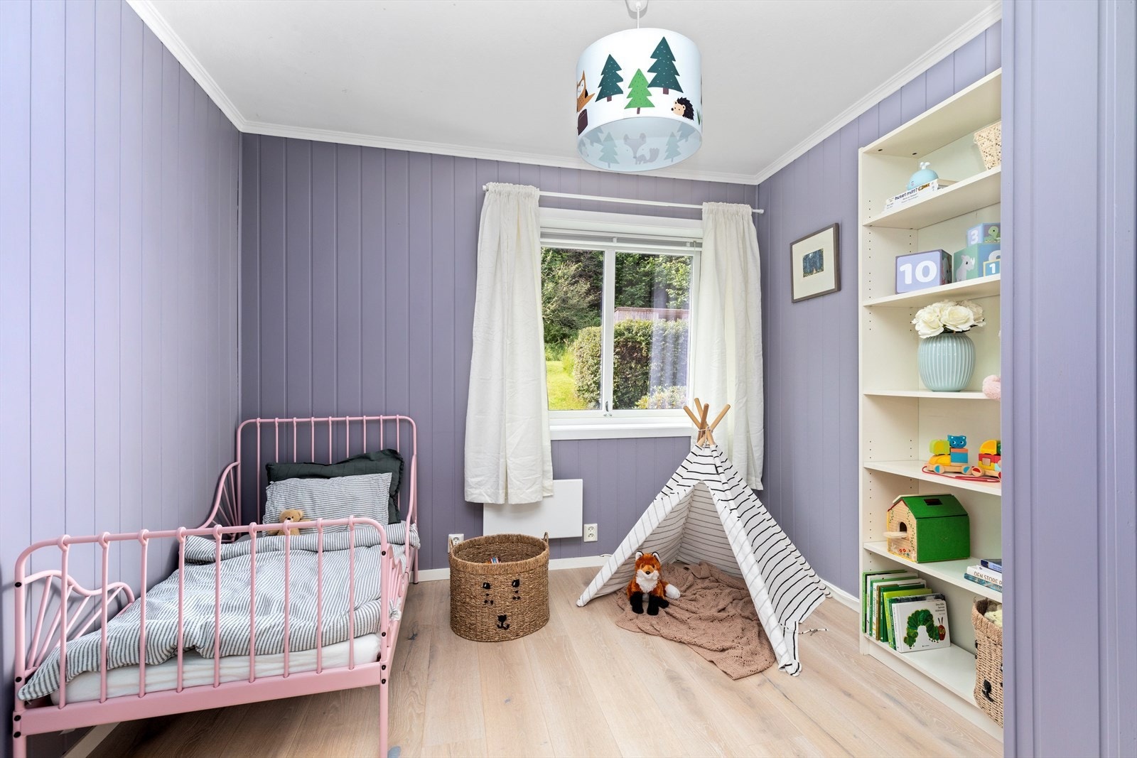 Koselig barnerom, som også kan benyttes som gjesterom. Galleribilde