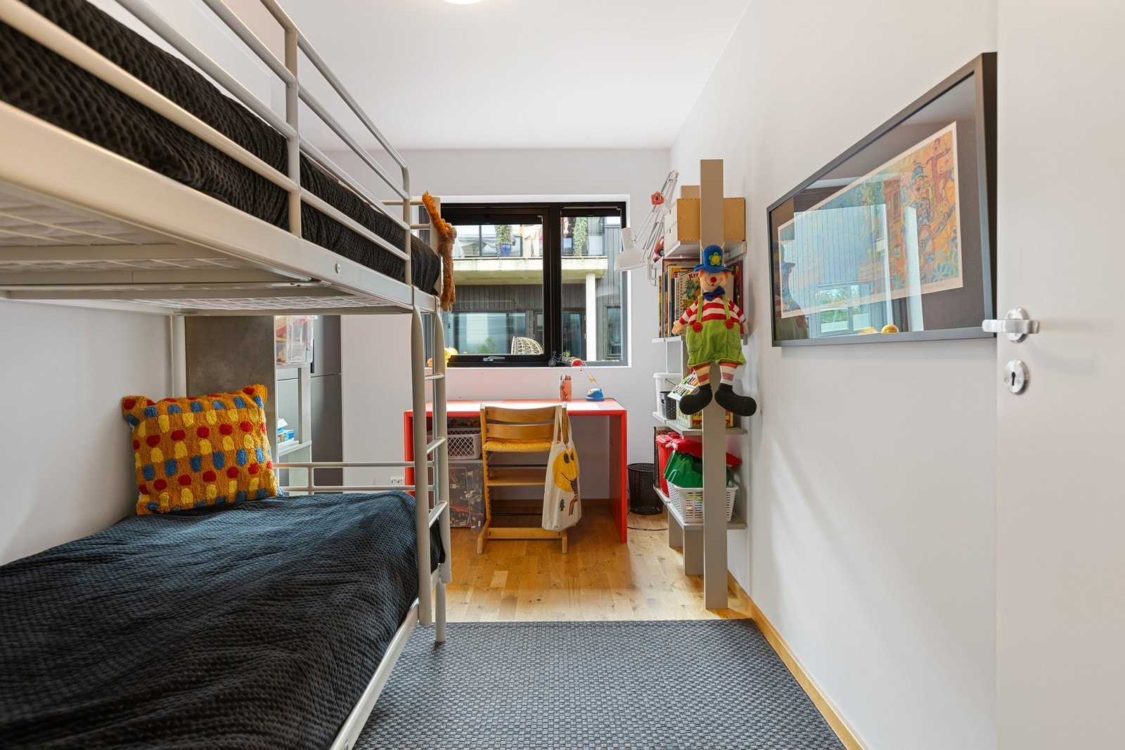 Moderne utførelse og gjennomgående god standard på alle soverom. Galleribilde