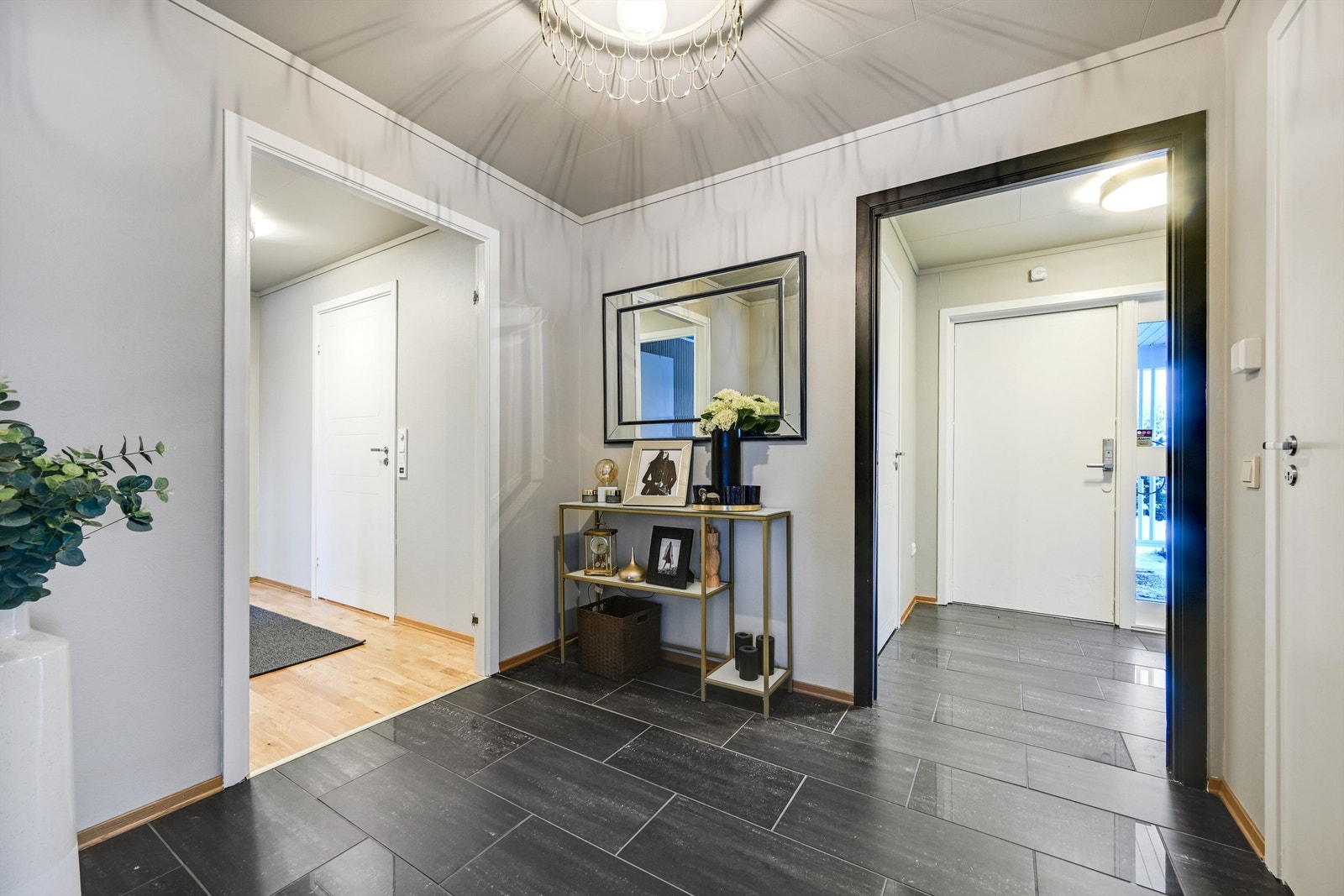 Gang og entré Galleribilde