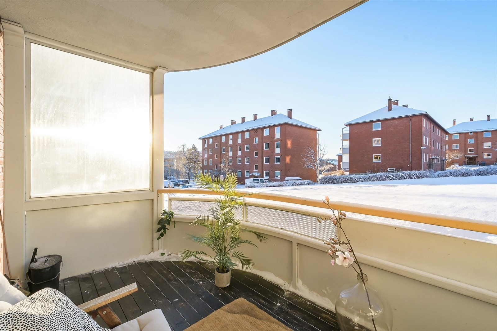 Fra stuen er det utgang til en herlig balkong på ca. 8 m² Galleribilde