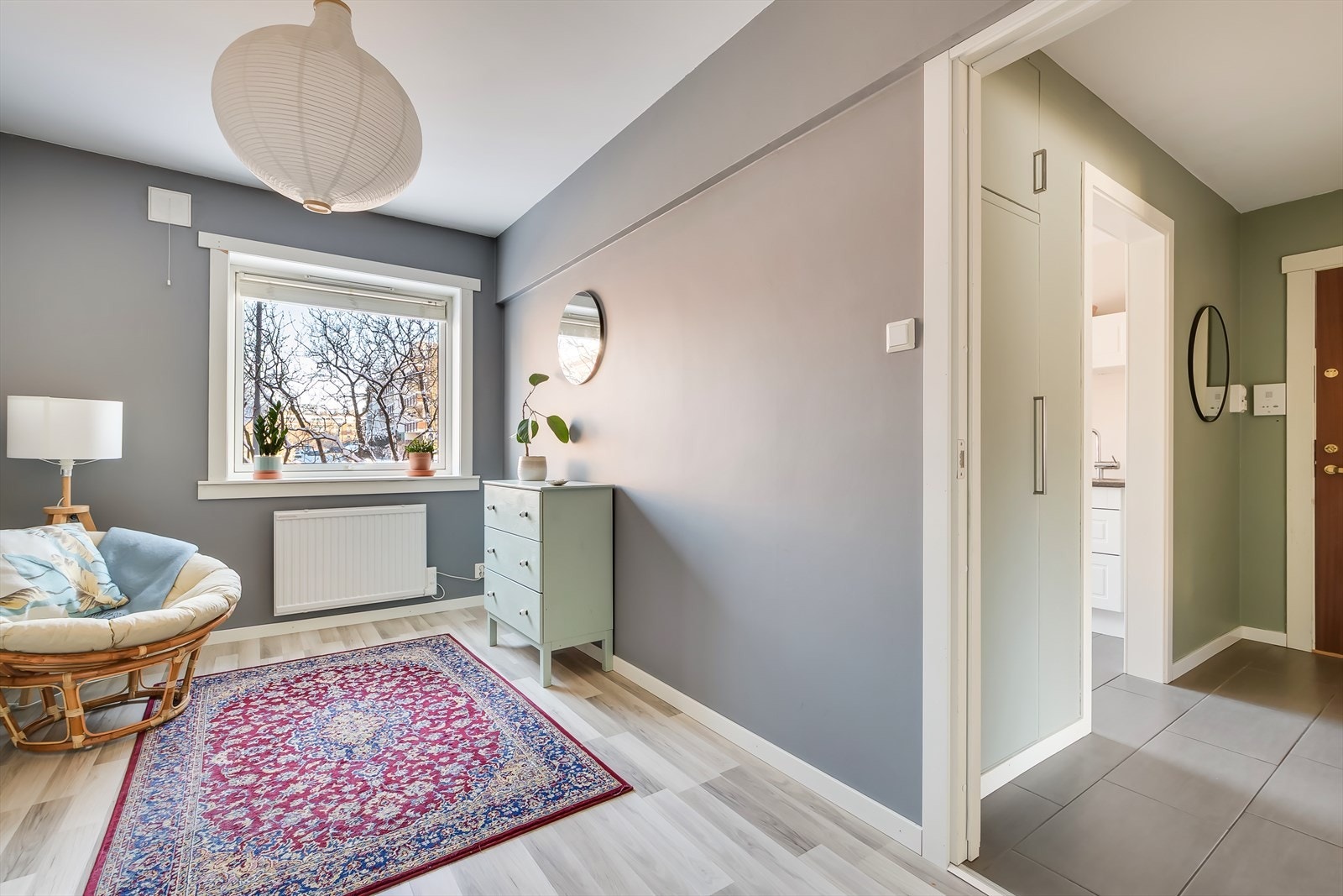 Boligen disponerer to kjellerboder og en loftsbod Galleribilde