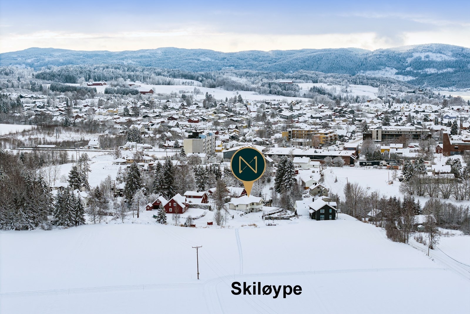 Rett utenfor døren finnes turstier og skiløyper med lysløype, som leder videre inn i Kjekstadmarkas omfattende løypenett, med flotte muligheter for både fotturer, sykling og langrenn. Galleribilde
