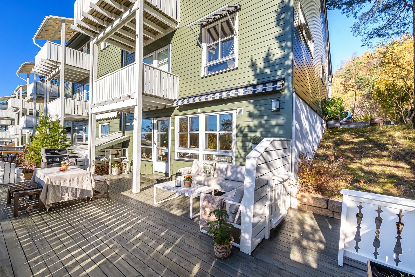 Fra terrassen er det port ut til fellesarealene og umiddelbar nærhet til marka! Galleribilde