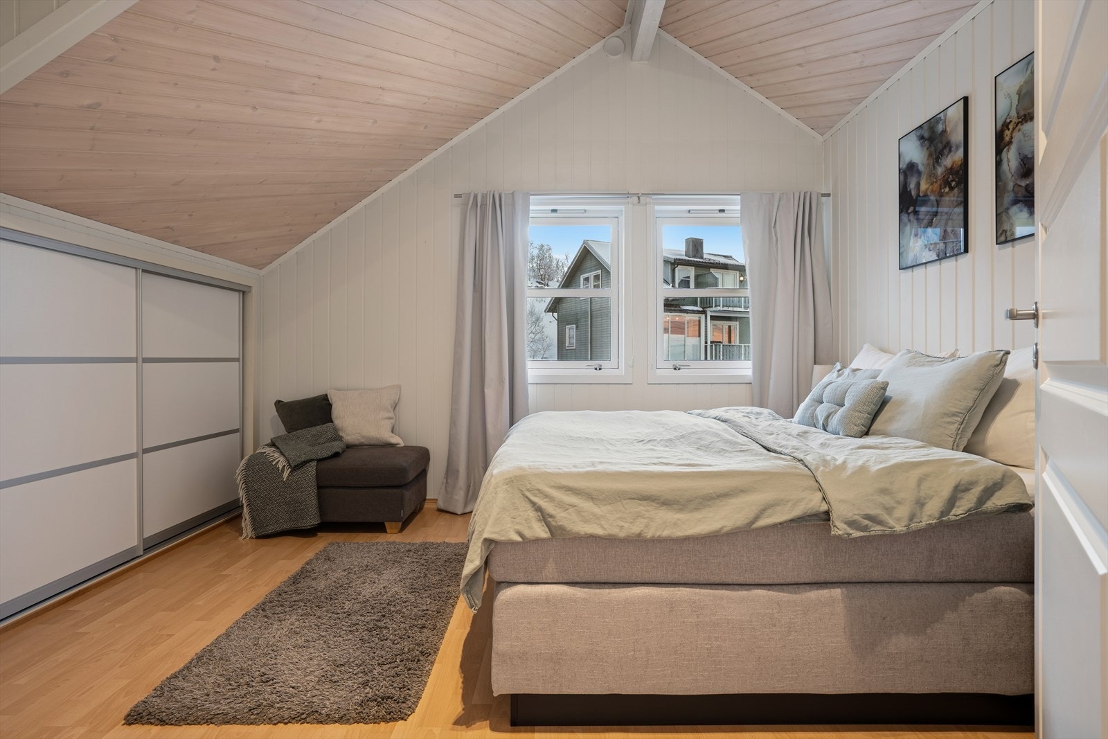 2. etasje inneholder to godkjente soverom. Galleribilde