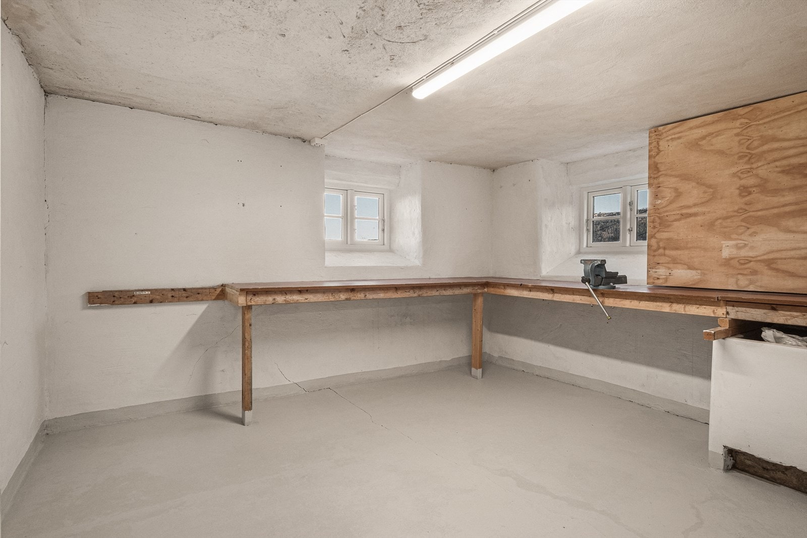 Rommene er på henholdsvis 13,5 m², 13,9 m², 7,7 m² og 3,3 m². Galleribilde