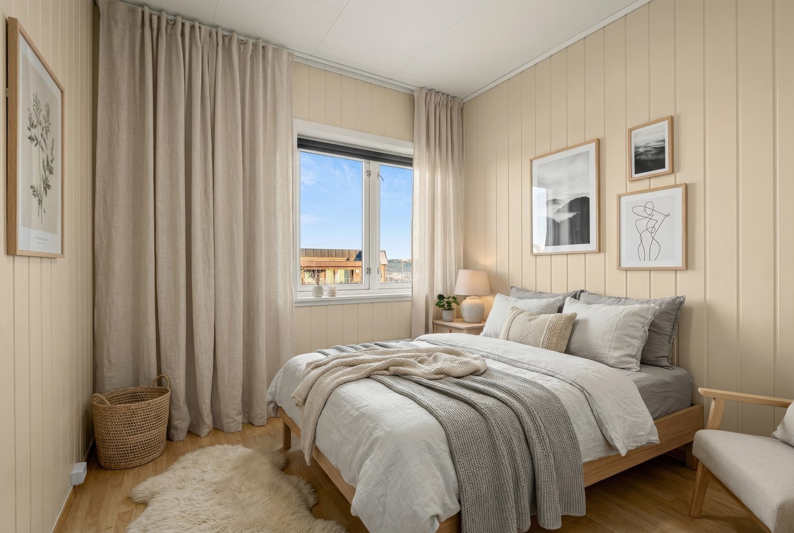 Både 1 og 2.etasje består av en 3-roms leilighet Galleribilde