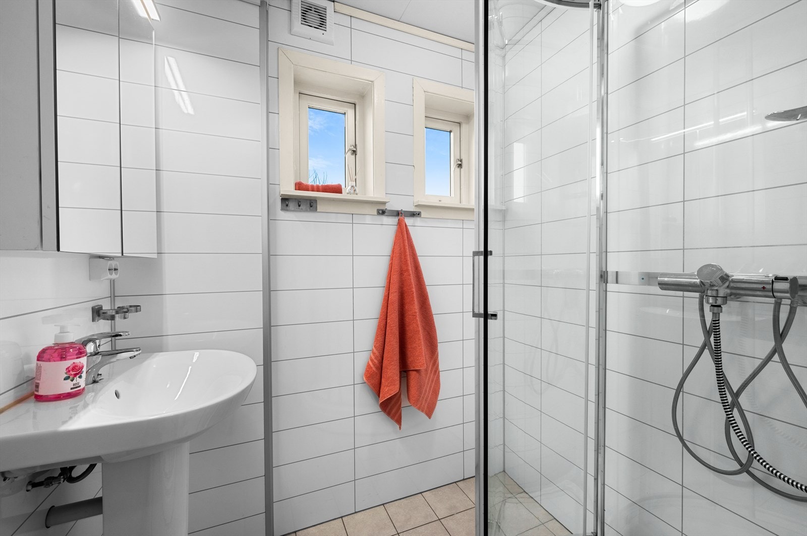 Bad 1.etasje ble oppgradert i 2011 Galleribilde