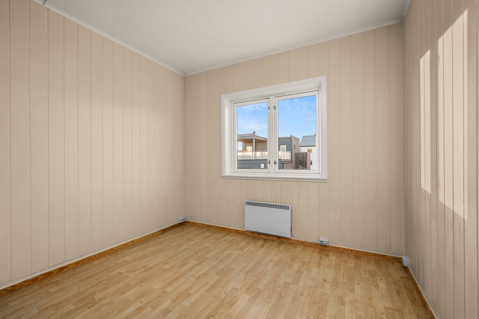 Soverommene er malt og har fine overflater Galleribilde