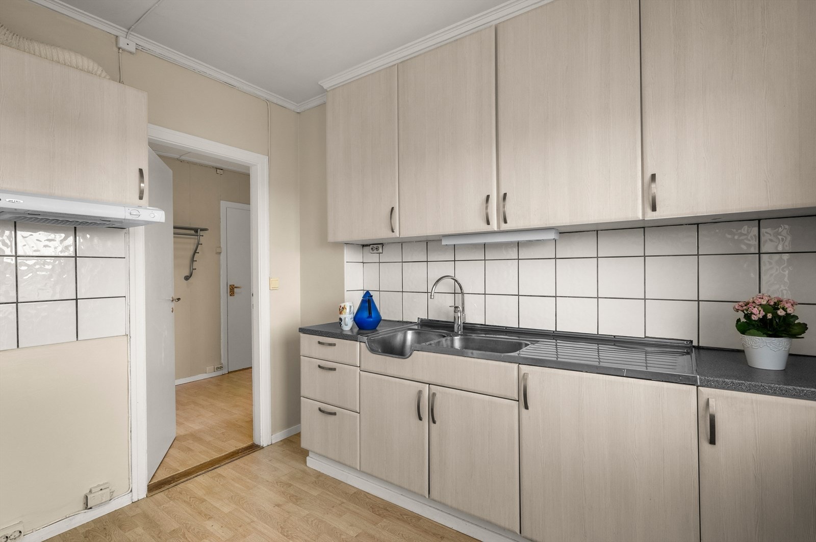 Flis over benkeplate ble etablert i samme forbindelse Galleribilde