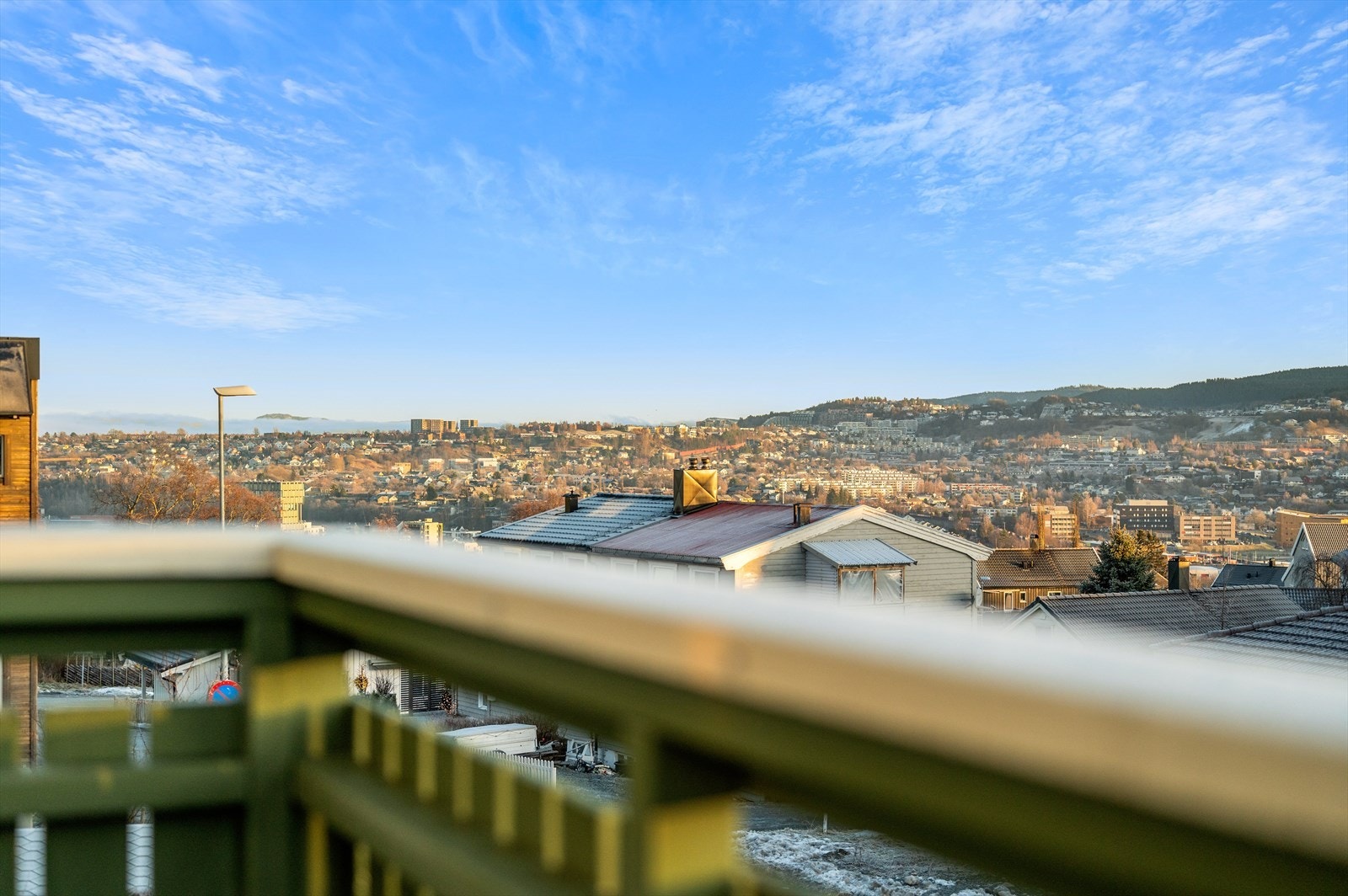 Flott utsyn mot blant annet fjorden Galleribilde