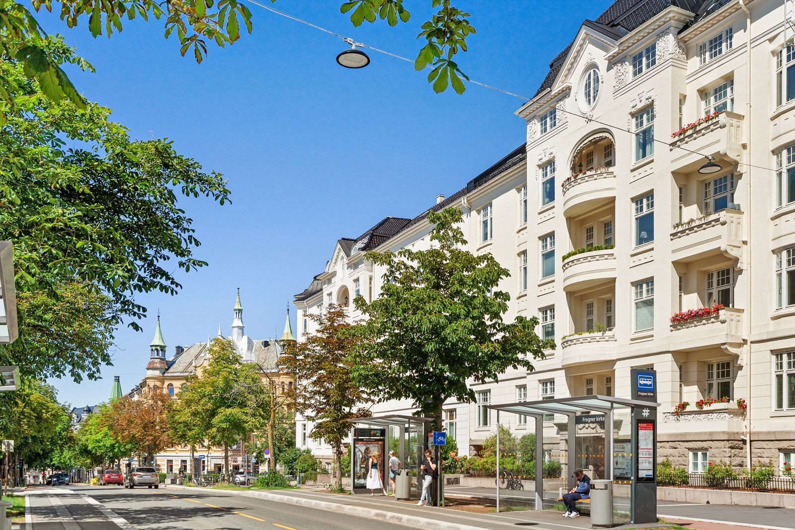 I Bygdøy allé ligger bl.a. den populære delikatessebutikken, O. Fjelberg samt rikelig med nisjeforretninger innen mote og interiør. Galleribilde