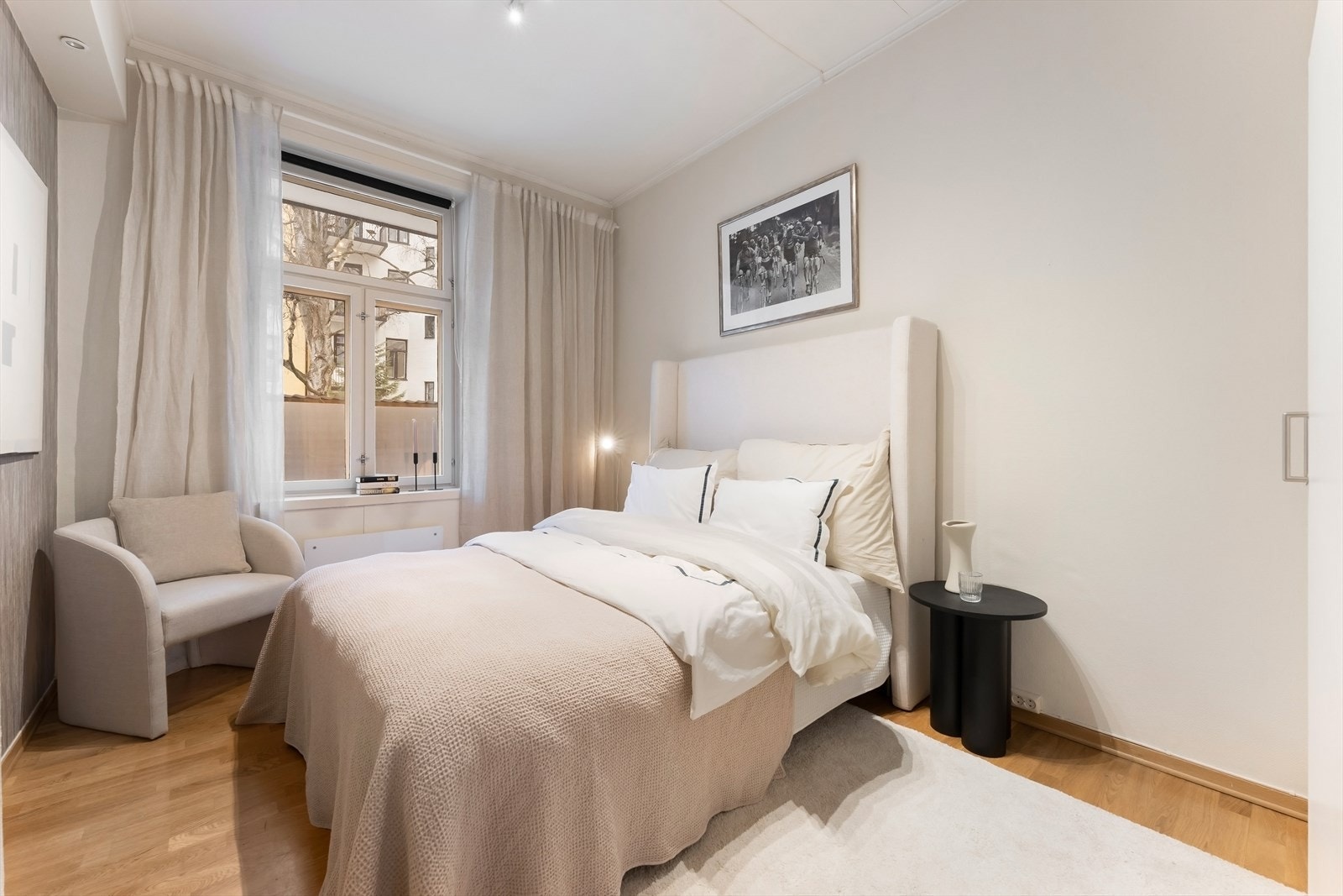 Hovedsoverom har god plass til dobbeltseng og garderobe. Galleribilde