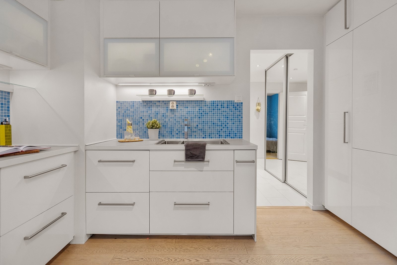 Her har du mye benkeplass som er perfekt når du skal lage mat. Galleribilde