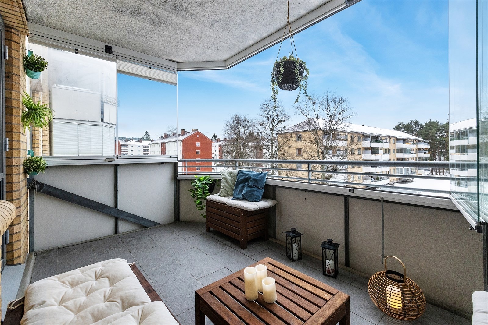 Balkongen er innglasset og passer derfor perfekt til helårsbruk. Galleribilde