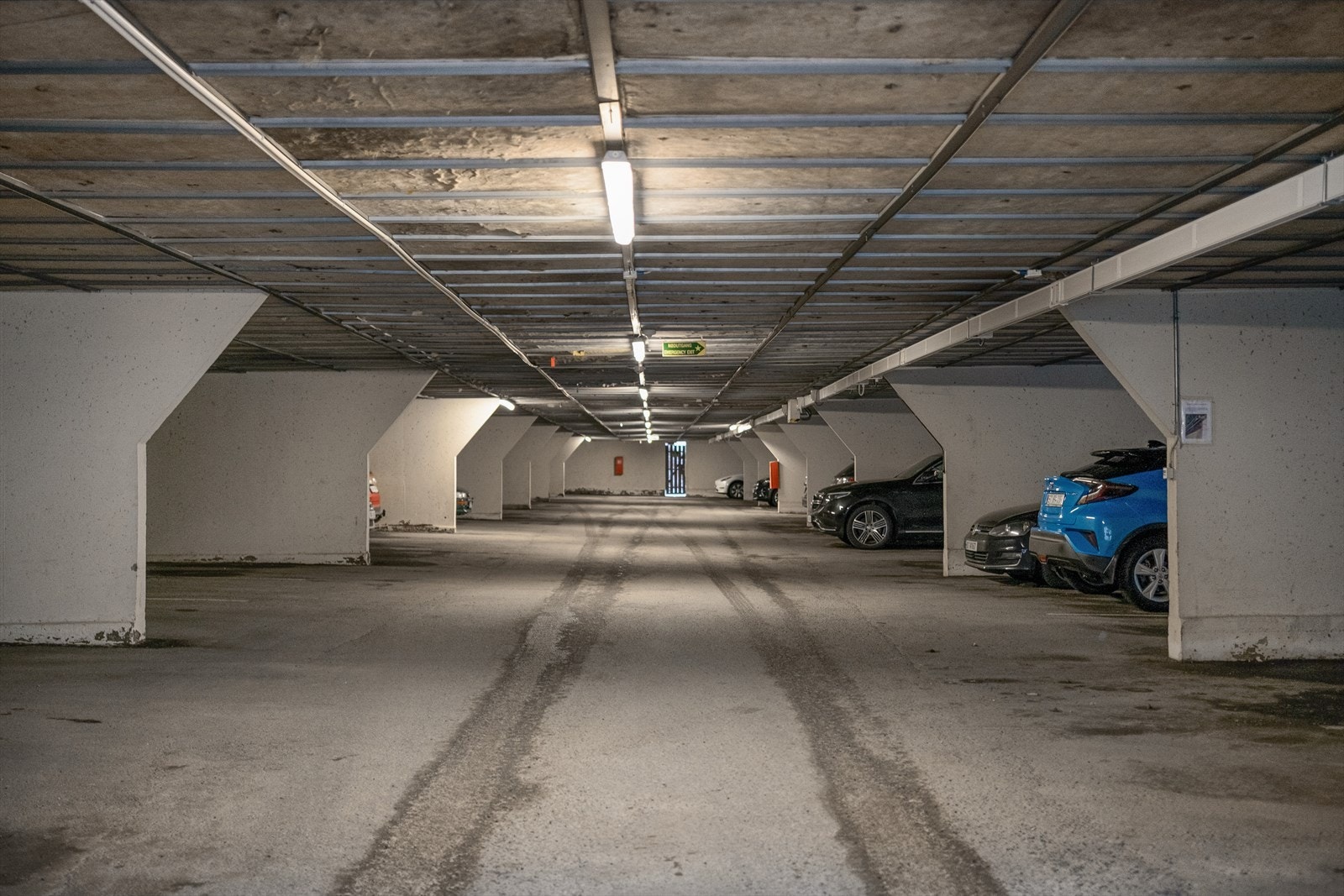 Garasjeplass i felles garasjeanlegg. Galleribilde