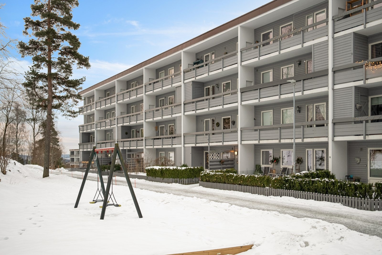 Med nærhet til både Haslum og Bekkestua, er dette et drømmested for en barnefamilie, men også for de med ungdom/ større barn. Galleribilde