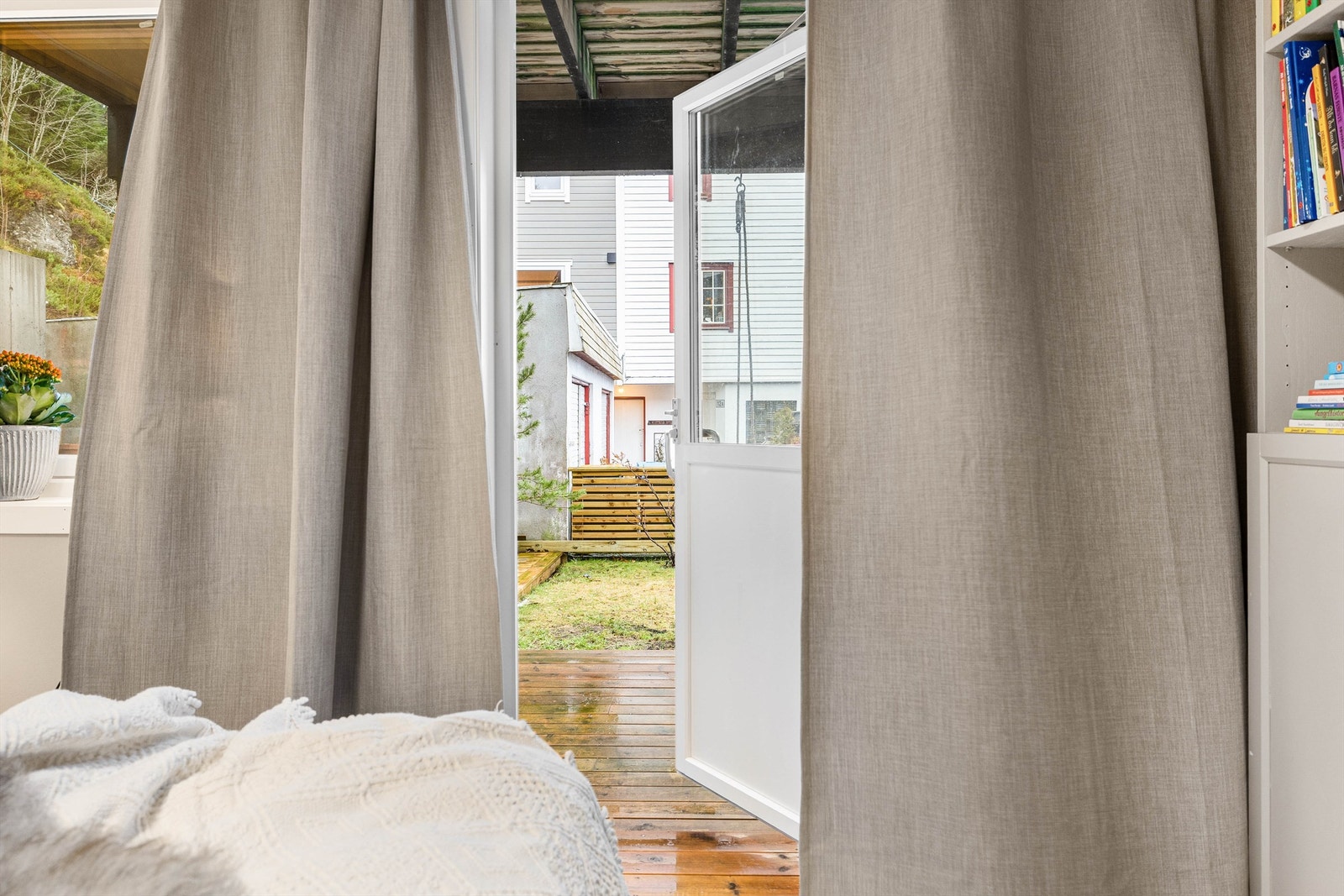 Fra soverommet er det utgang til terrasse Galleribilde