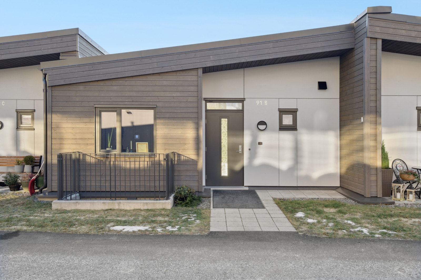 Sameiet disponerer felles fasiliteter som trimrom, felleskjøkken og verksted/bod, lokalisert i tilknytning til garasjeanlegget. Galleribilde