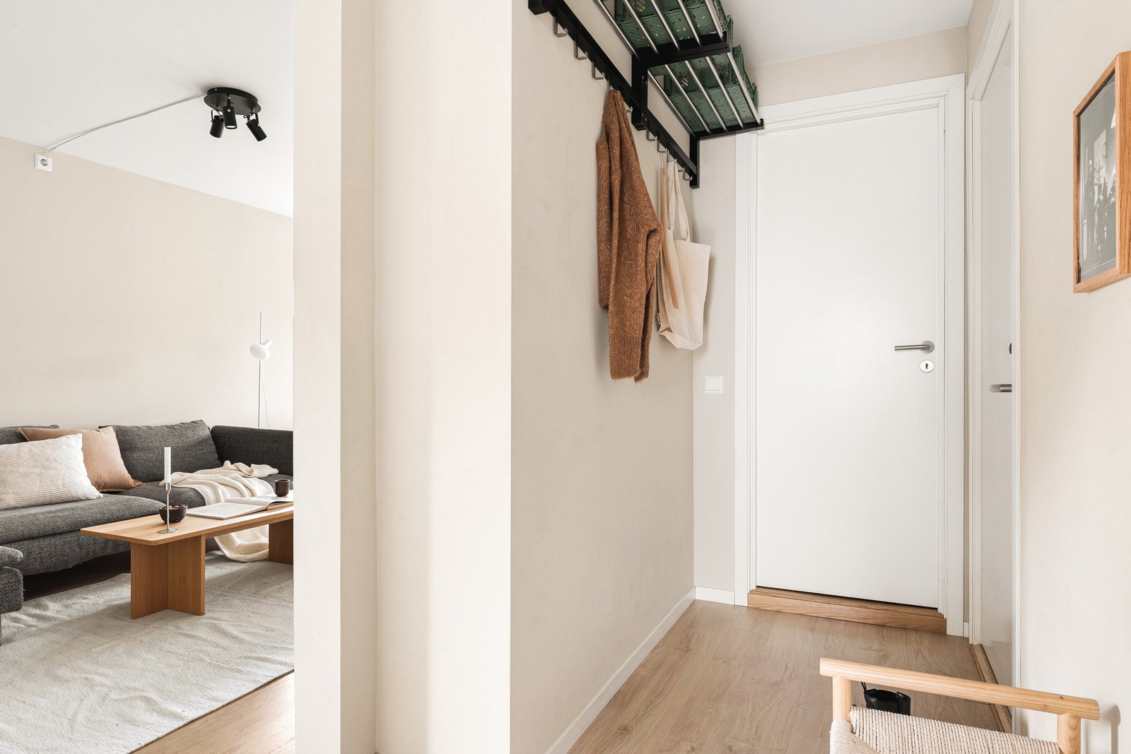 Innbydende entré på 3,5 kvm. Galleribilde