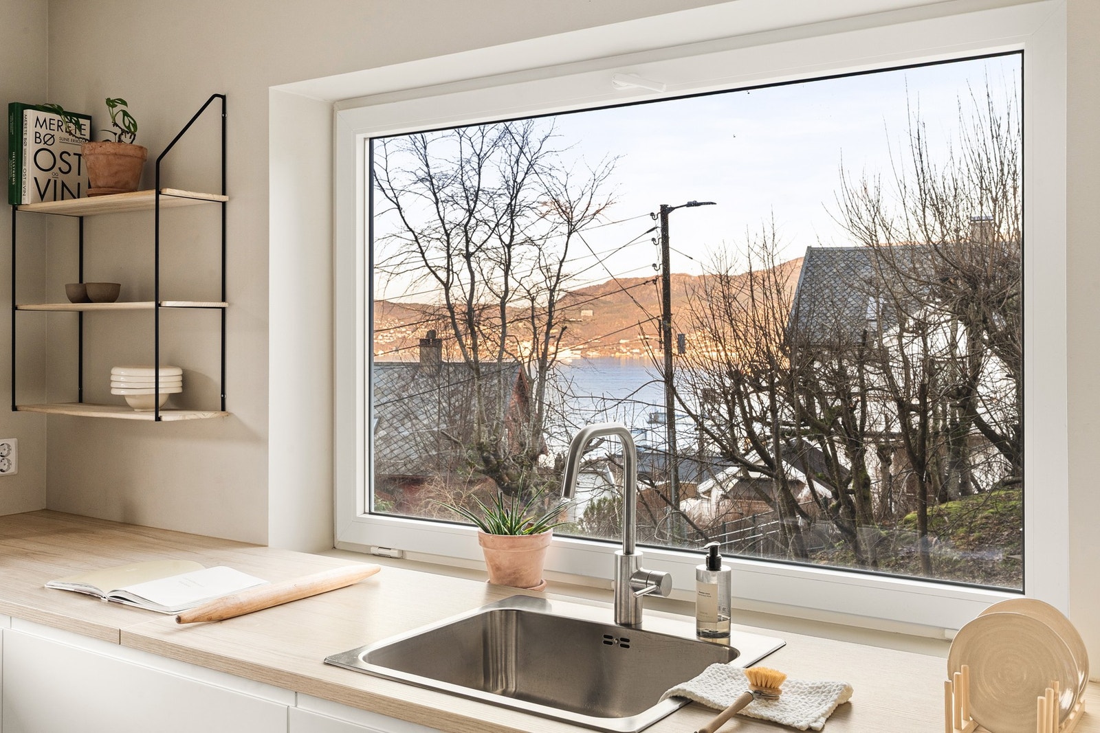 Alle vinduene i leiligheten er fra 2020. Galleribilde