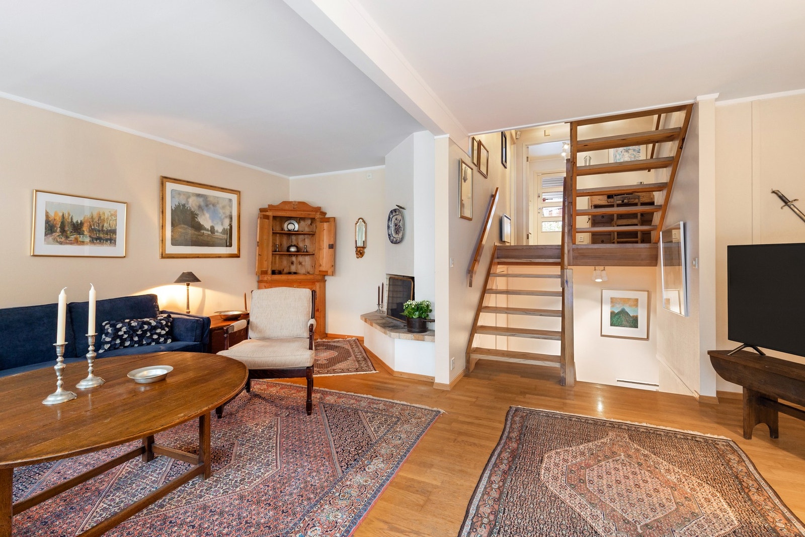 Stue med peis. Galleribilde