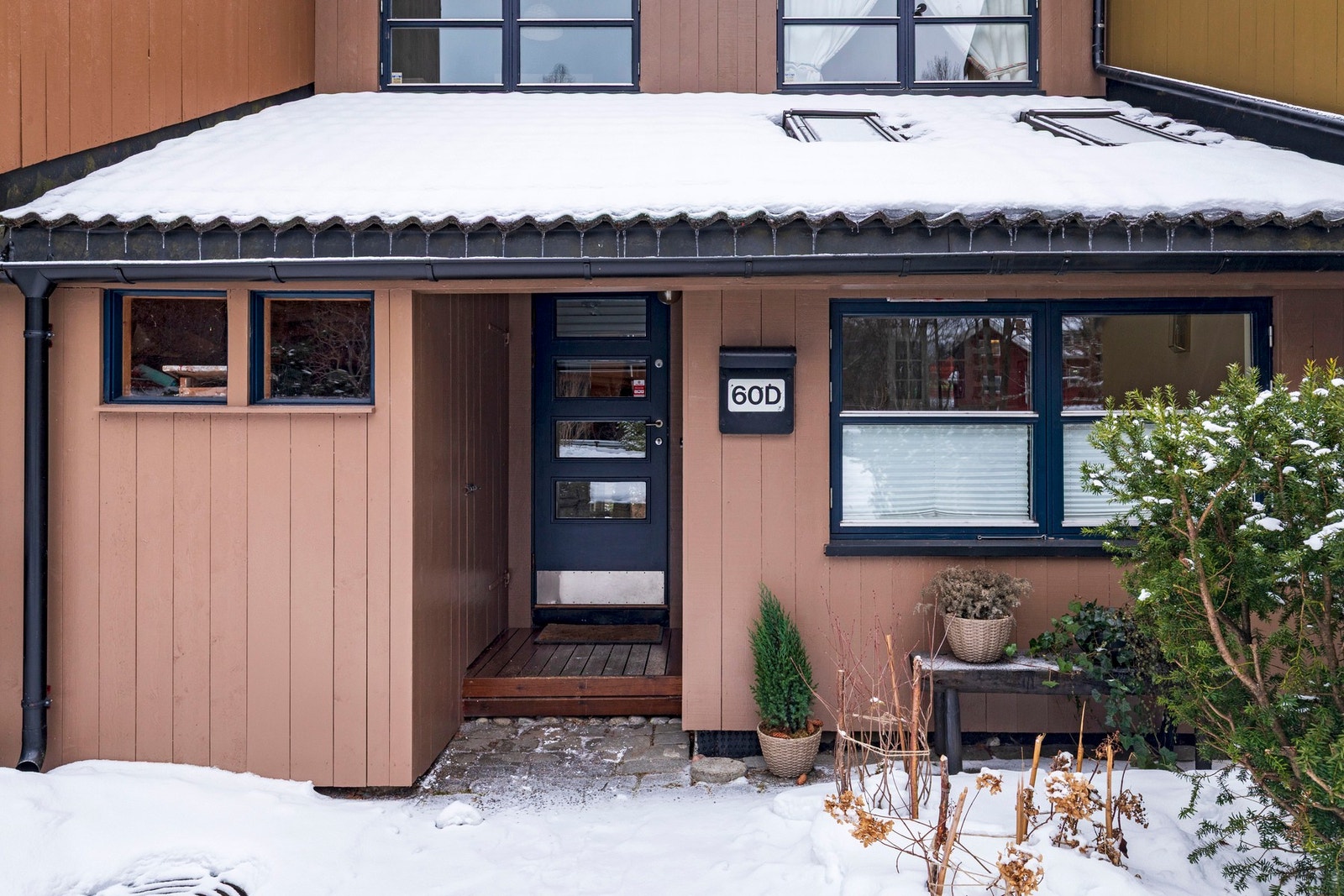 Inngangsparti. Galleribilde