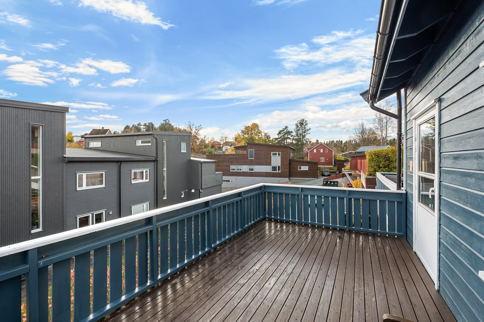 Eiendommen ligger skjermet og barnevennlig til, innerst i en blindvei. Galleribilde