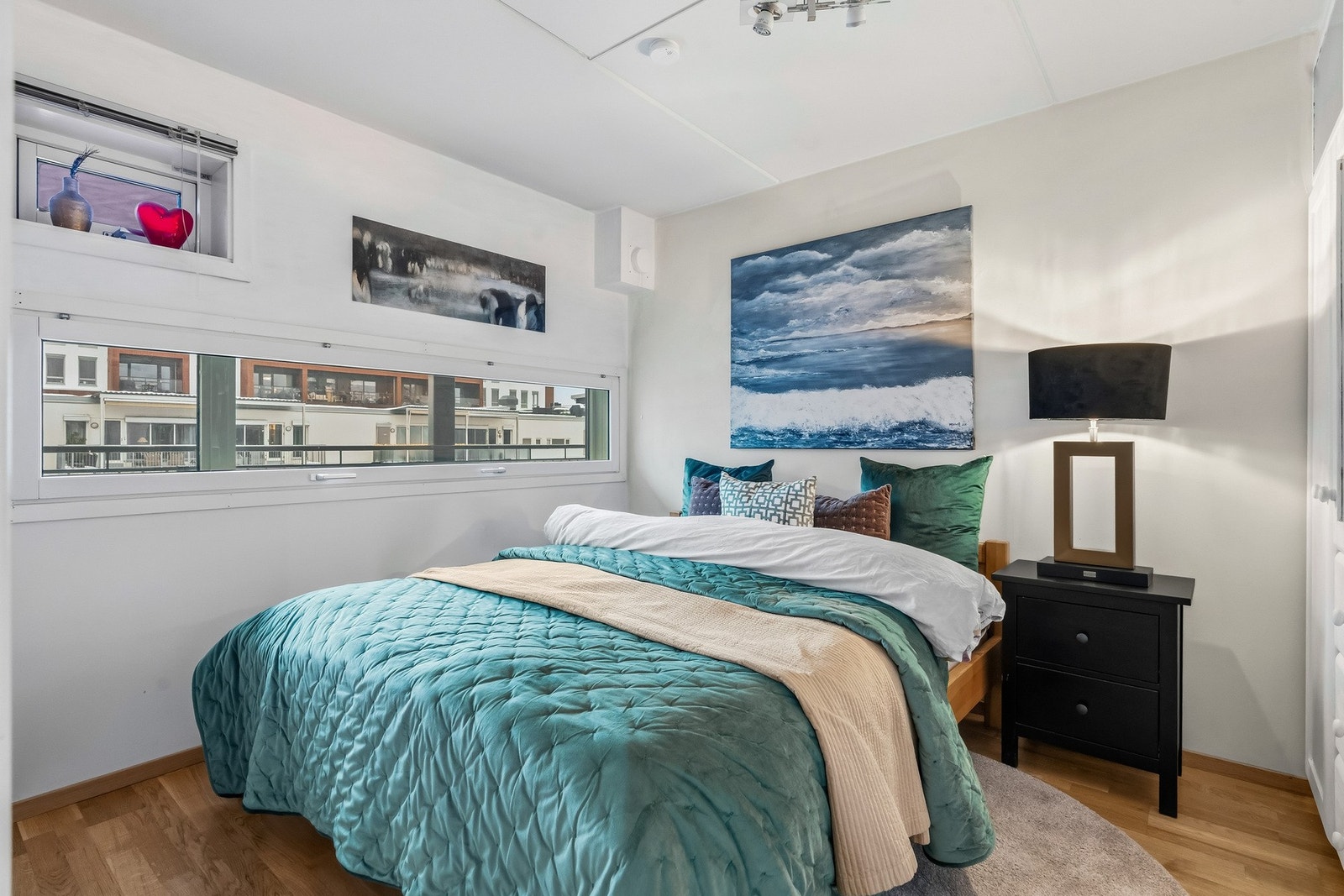 Boligen har to lyse, innbydende og trivelige soverom. Galleribilde