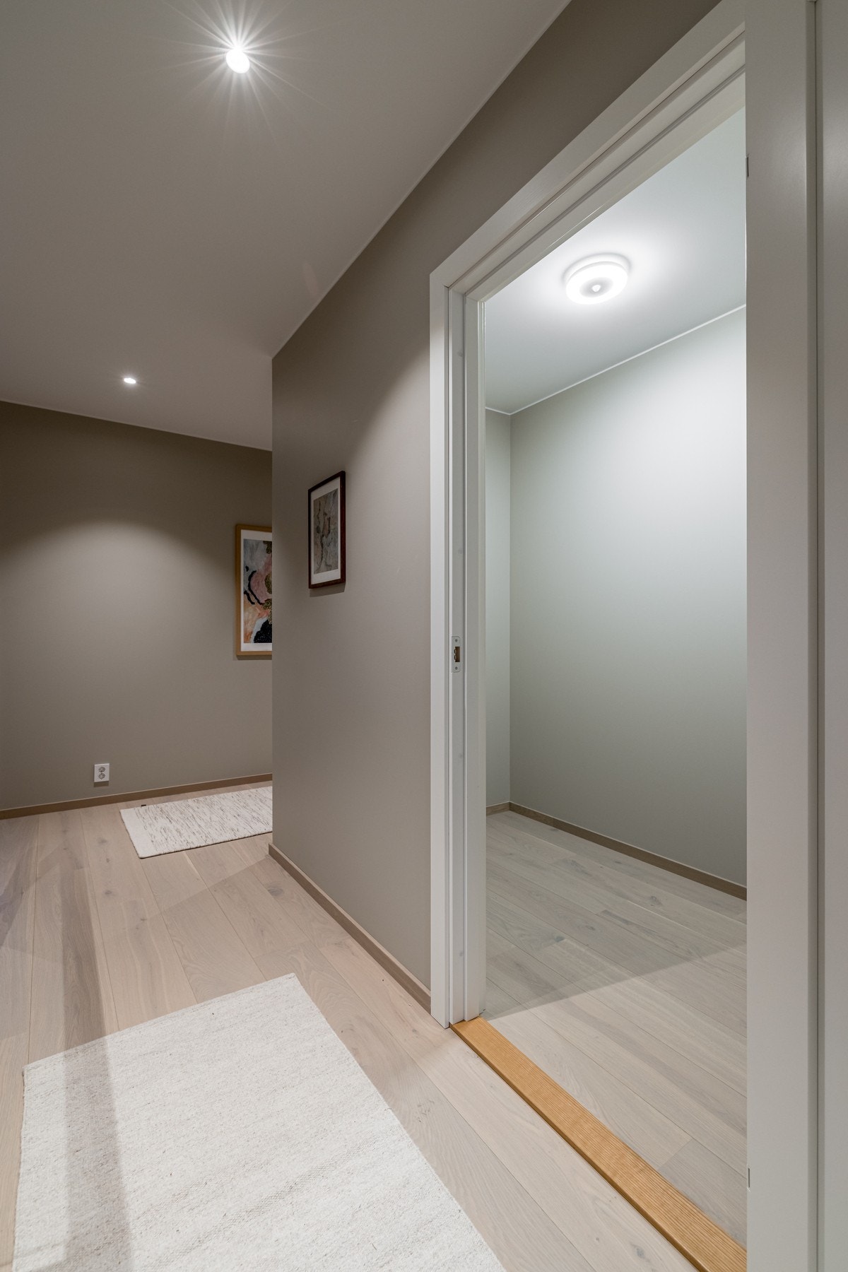 Innvendig bod i 2. etasje. Galleribilde