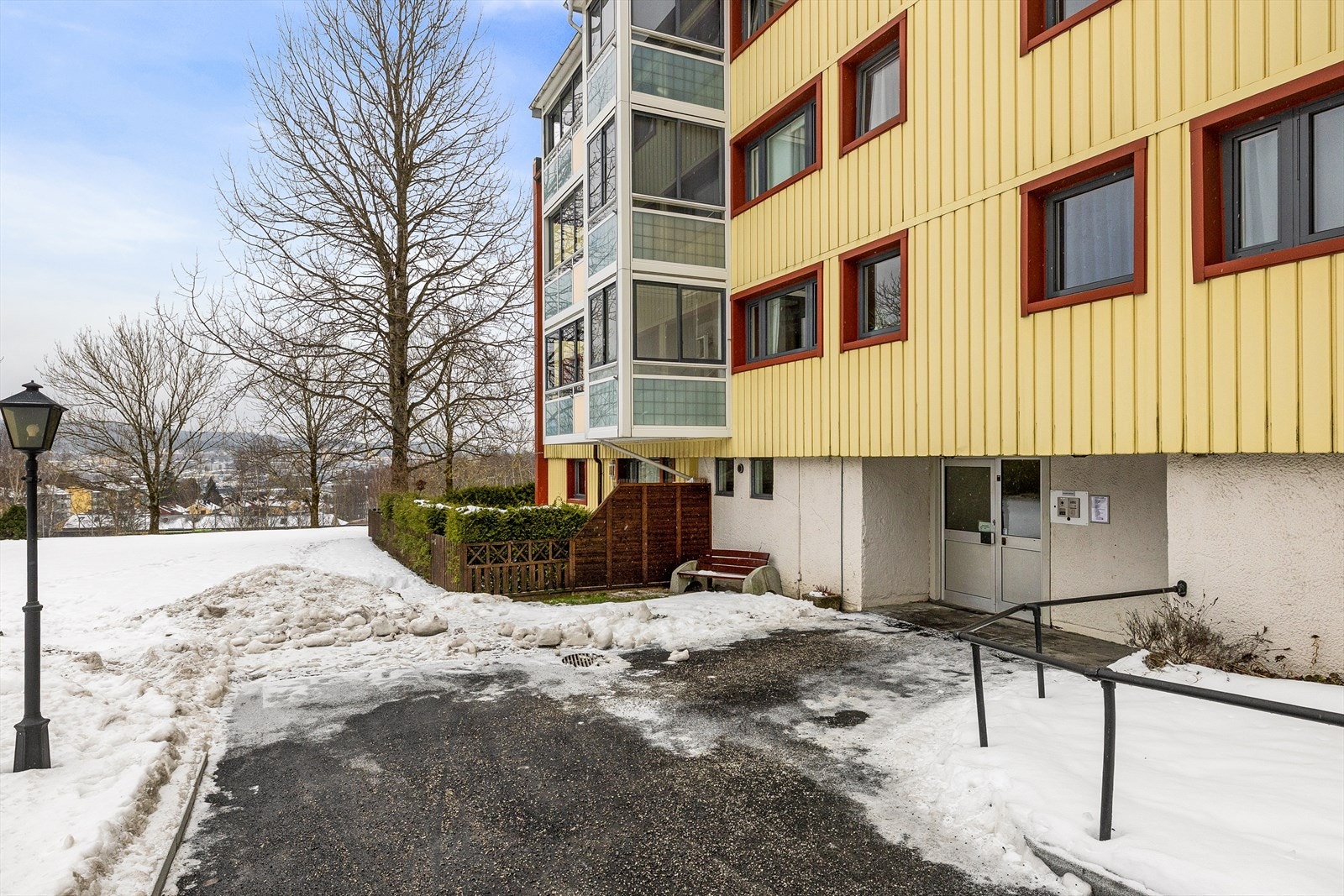 Inngangsparti med callinganlegg. Galleribilde